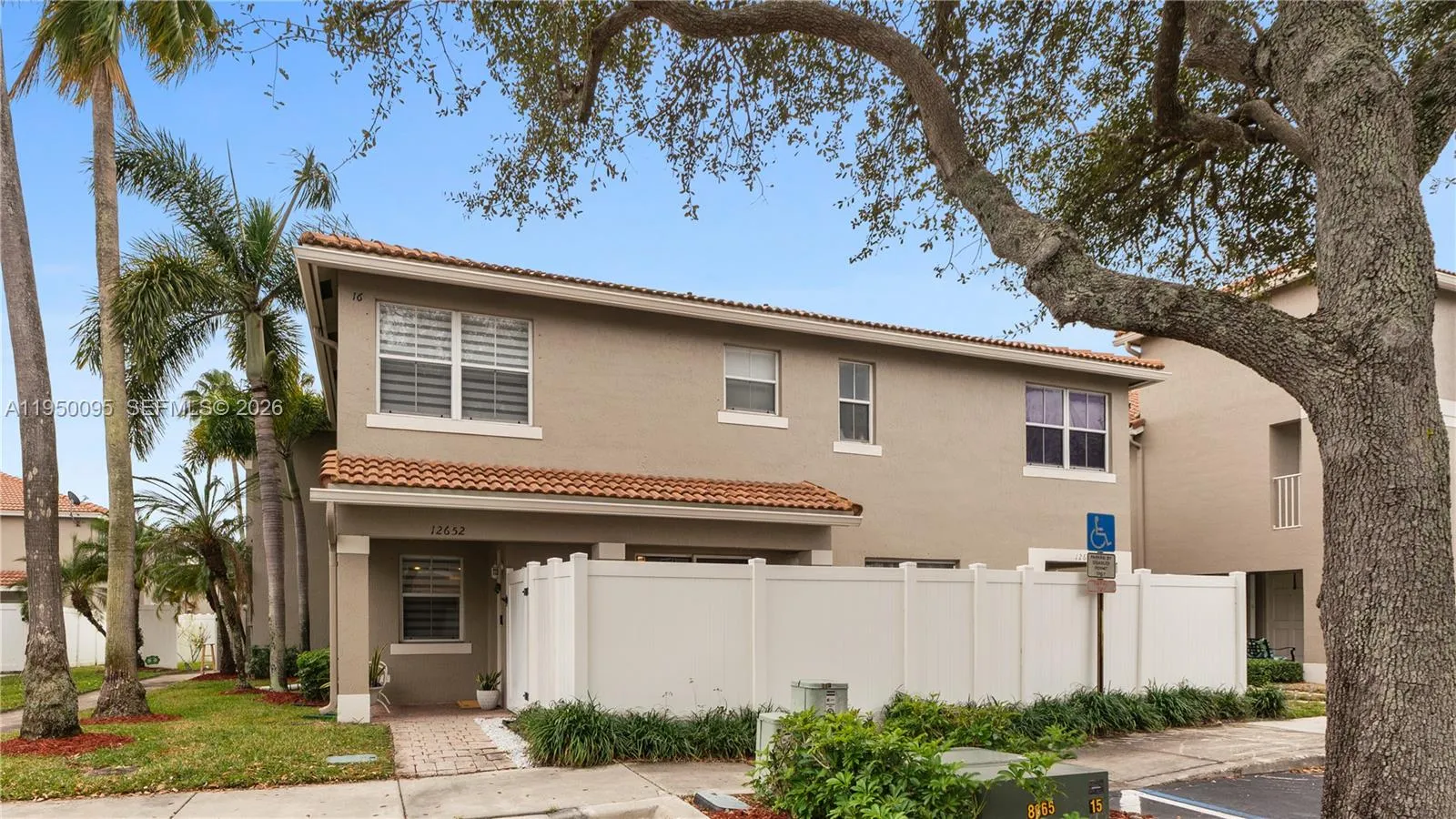 12652 Sw 54th St, Miramar, Florida 33027, Miramar, Florida 33027, 2 Bedrooms Bedrooms, ,2 BathroomsBathrooms,Residential,For Sale,12652 Sw 54th St, Miramar, Florida 33027,A11950095