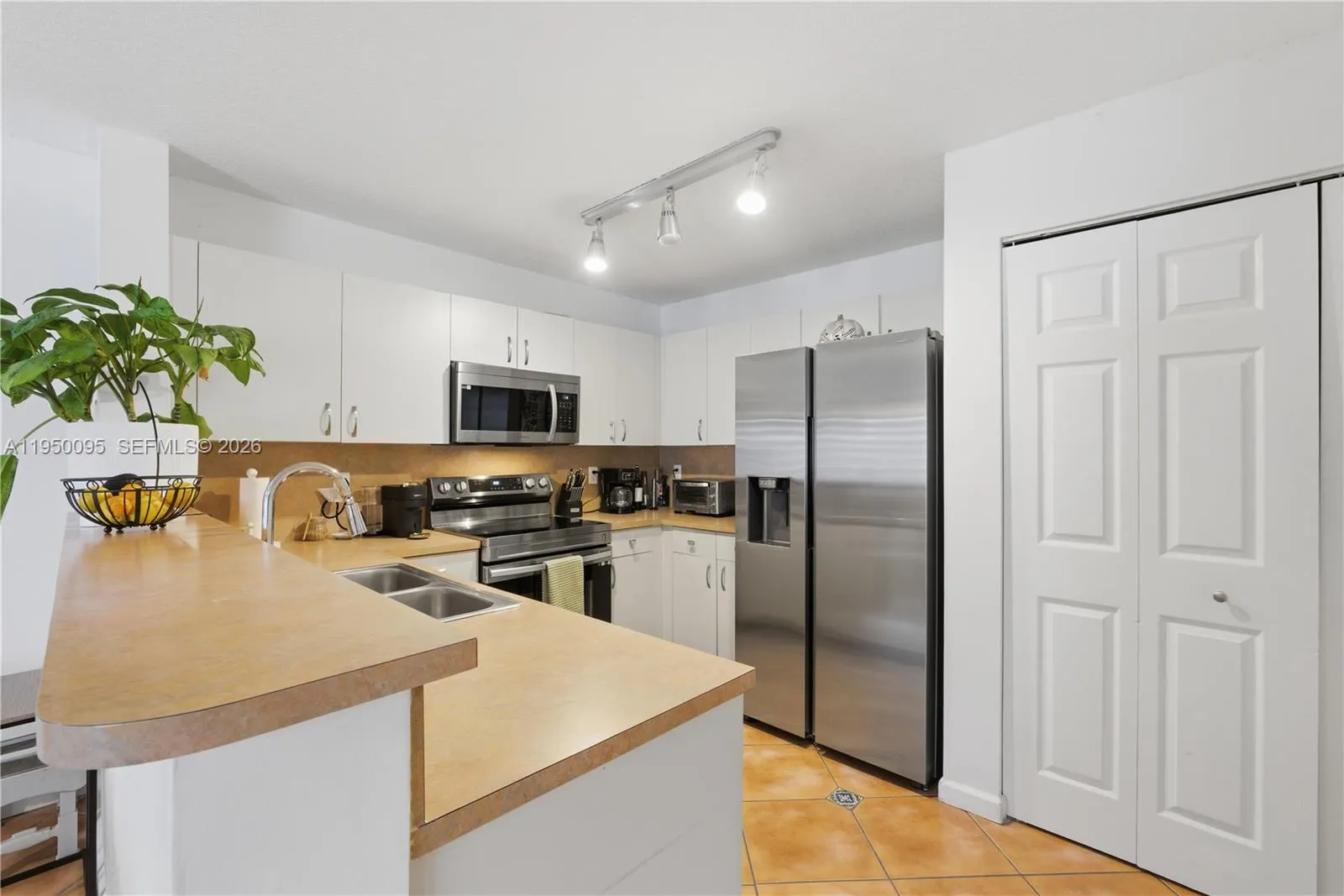 12652 Sw 54th St, Miramar, Florida 33027, Miramar, Florida 33027, 2 Bedrooms Bedrooms, ,2 BathroomsBathrooms,Residential,For Sale,12652 Sw 54th St, Miramar, Florida 33027,A11950095