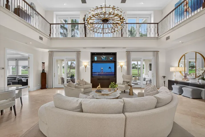 Modern Designed Entertainment Built-In
