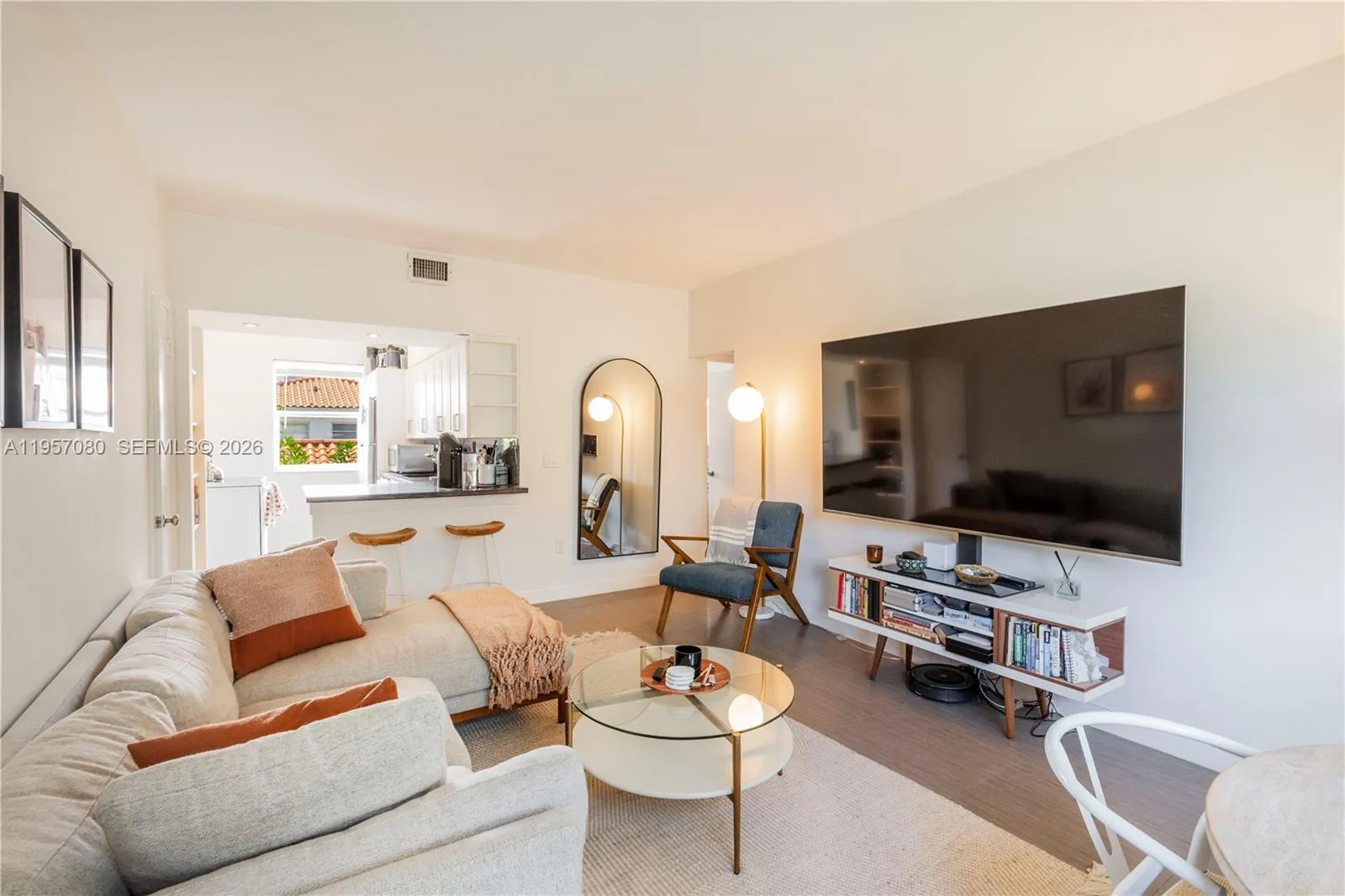 728 Lenox Ave A8, Miami Beach, Florida 33139, Miami Beach, Florida 33139, 2 Bedrooms Bedrooms, ,1 BathroomBathrooms,Residential Lease,For Rent,728 Lenox Ave A8, Miami Beach, Florida 33139,A11957080