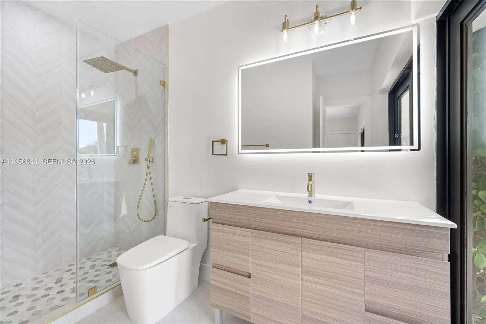 1400 Coruna Ave, Coral Gables, Florida 33156, Coral Gables, Florida 33156, 4 Bedrooms Bedrooms, ,4 BathroomsBathrooms,Residential,For Sale,1400 Coruna Ave, Coral Gables, Florida 33156,A11956844