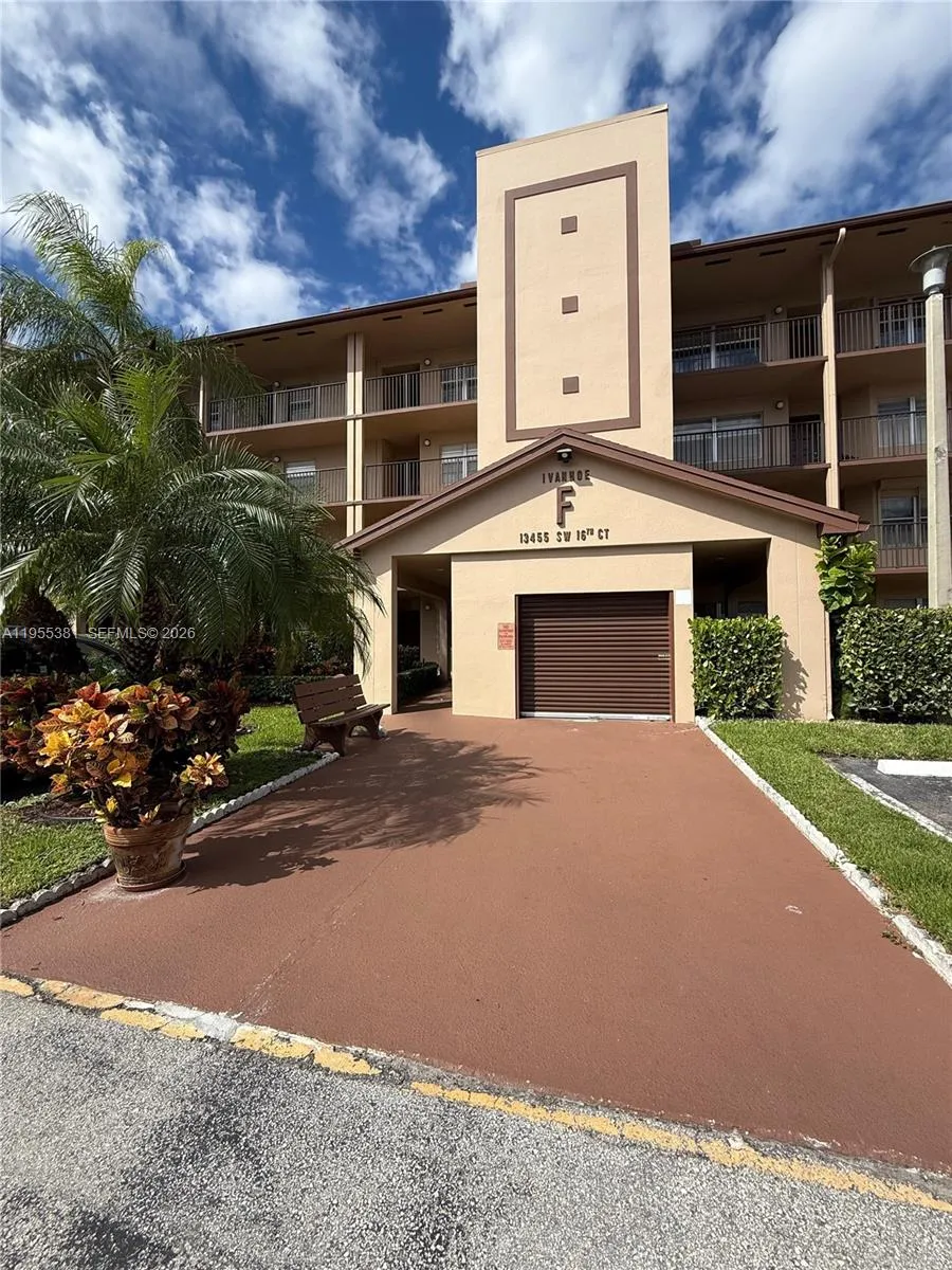 13455 Sw 16th Ct 213f, Pembroke Pines, Florida 330, Pembroke Pines, Florida 33027, 2 Bedrooms Bedrooms, ,2 BathroomsBathrooms,Residential Lease,For Rent,13455 Sw 16th Ct 213f, Pembroke Pines, Florida 330,A11955381