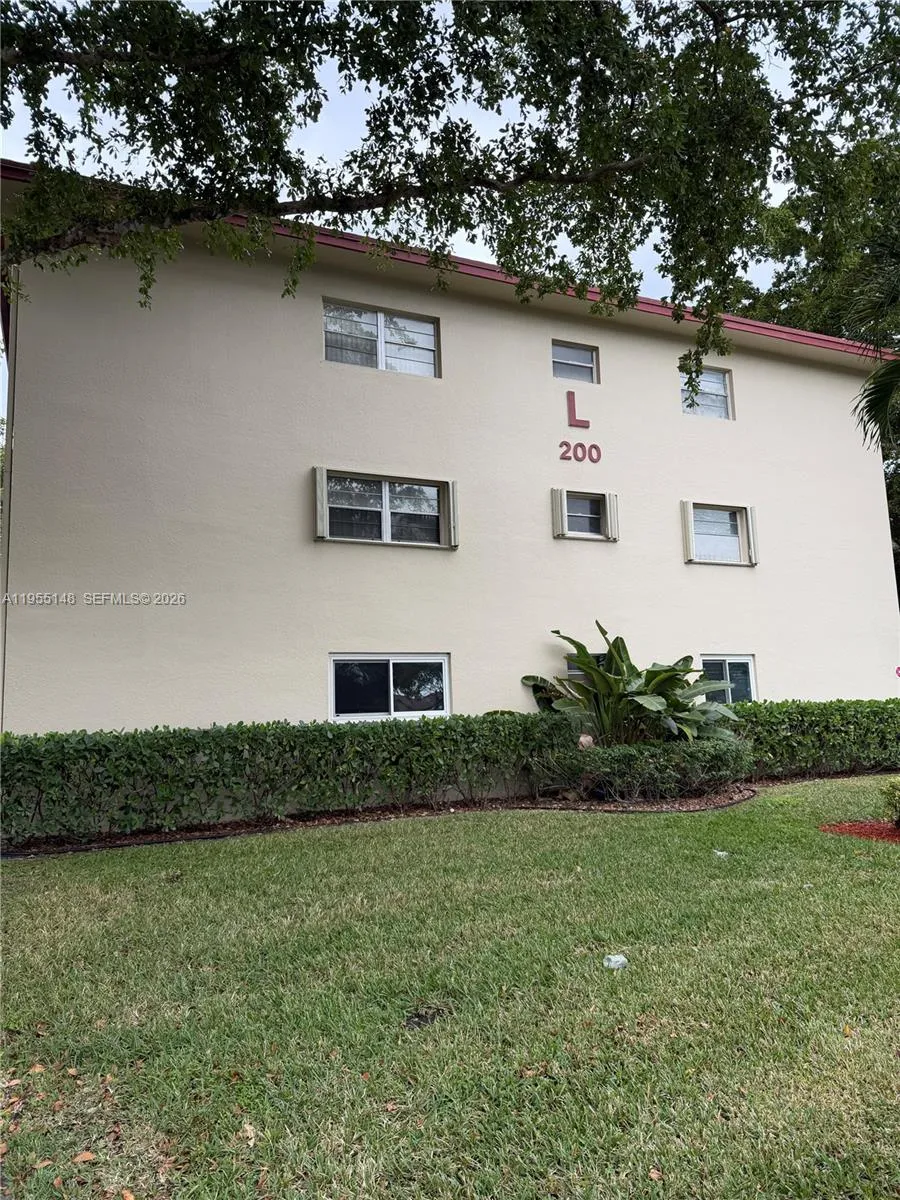 200 Sw 132nd Way 109l, Pembroke Pines, Florida 330, Pembroke Pines, Florida 33027, 1 Bedroom Bedrooms, ,1 BathroomBathrooms,Residential,For Sale,200 Sw 132nd Way 109l, Pembroke Pines, Florida 330,A11955148