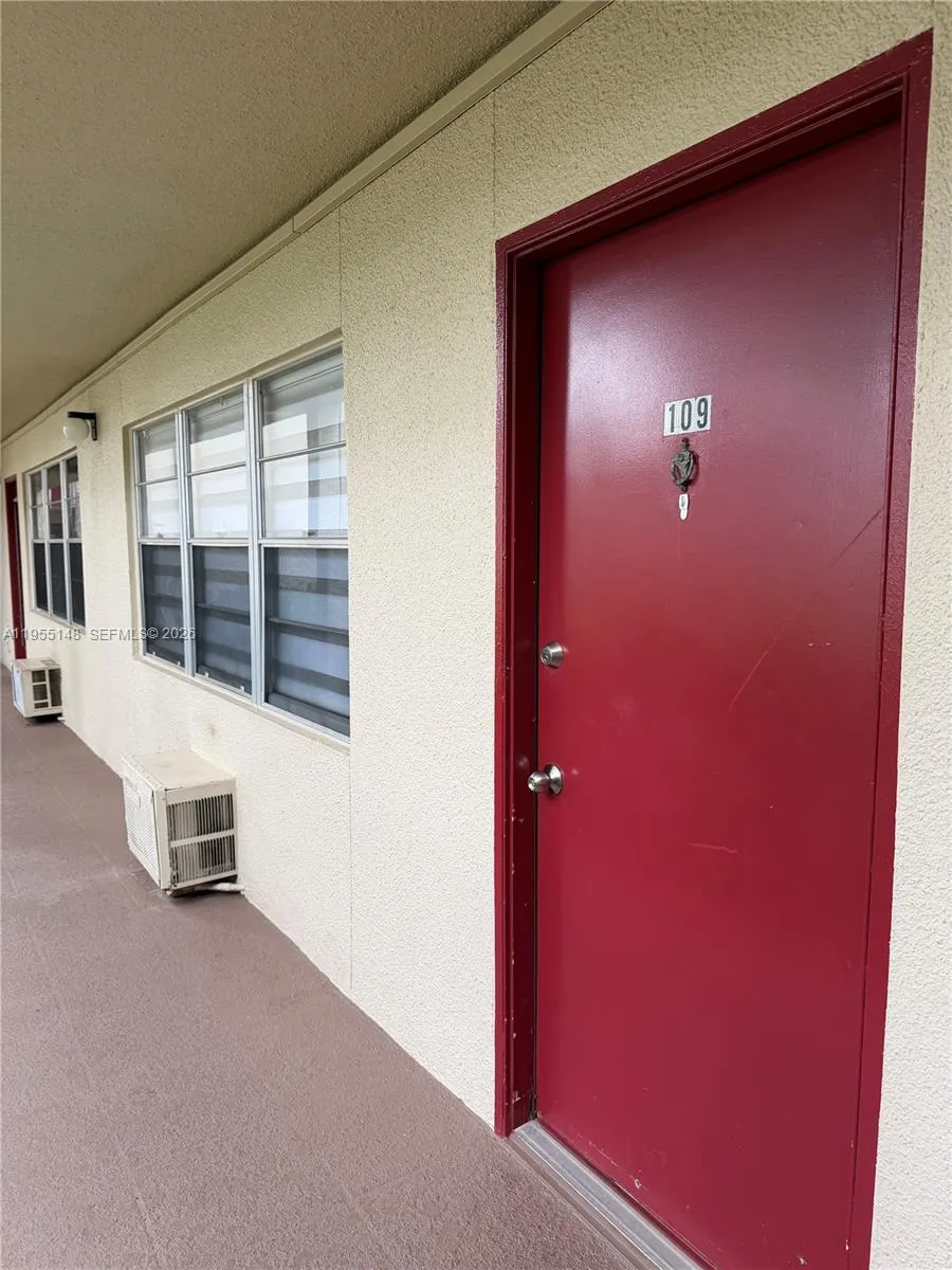 200 Sw 132nd Way 109l, Pembroke Pines, Florida 330, Pembroke Pines, Florida 33027, 1 Bedroom Bedrooms, ,1 BathroomBathrooms,Residential,For Sale,200 Sw 132nd Way 109l, Pembroke Pines, Florida 330,A11955148