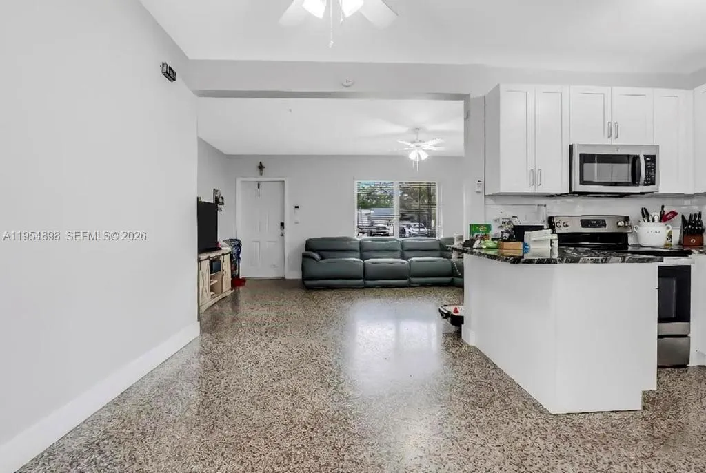 9435 Sw 39th St, Miami, Florida 33165, Miami, Florida 33165, ,Residential Income,For Sale,9435 Sw 39th St, Miami, Florida 33165,A11954898