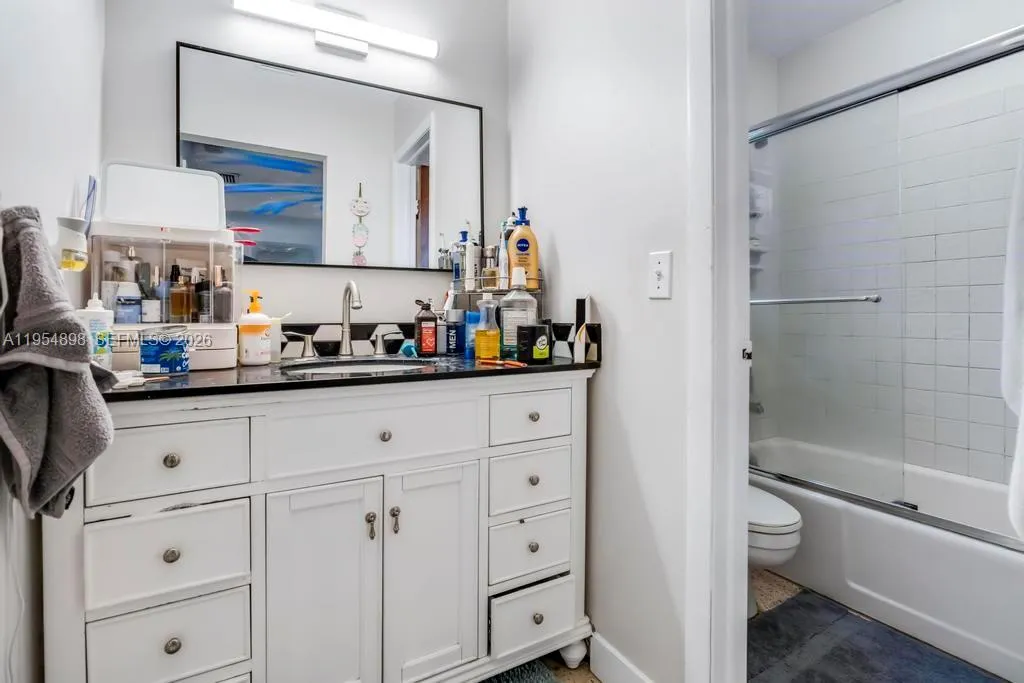 9435 Sw 39th St, Miami, Florida 33165, Miami, Florida 33165, ,Residential Income,For Sale,9435 Sw 39th St, Miami, Florida 33165,A11954898