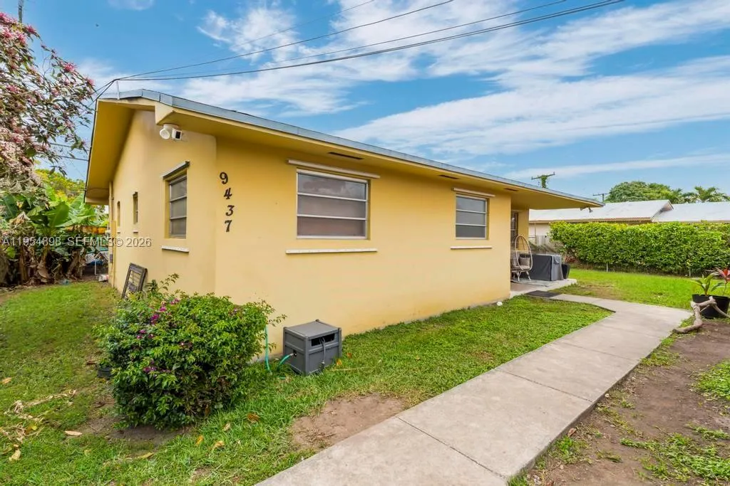 9435 Sw 39th St, Miami, Florida 33165, Miami, Florida 33165, ,Residential Income,For Sale,9435 Sw 39th St, Miami, Florida 33165,A11954898