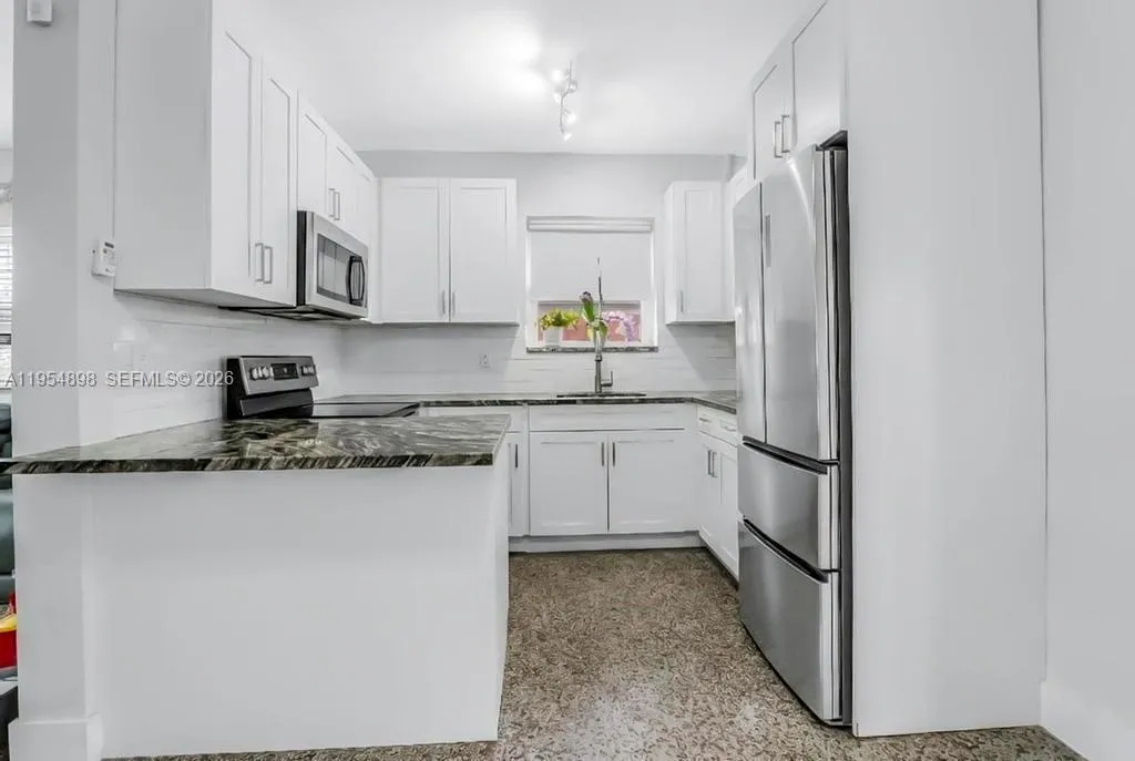 9435 Sw 39th St, Miami, Florida 33165, Miami, Florida 33165, ,Residential Income,For Sale,9435 Sw 39th St, Miami, Florida 33165,A11954898