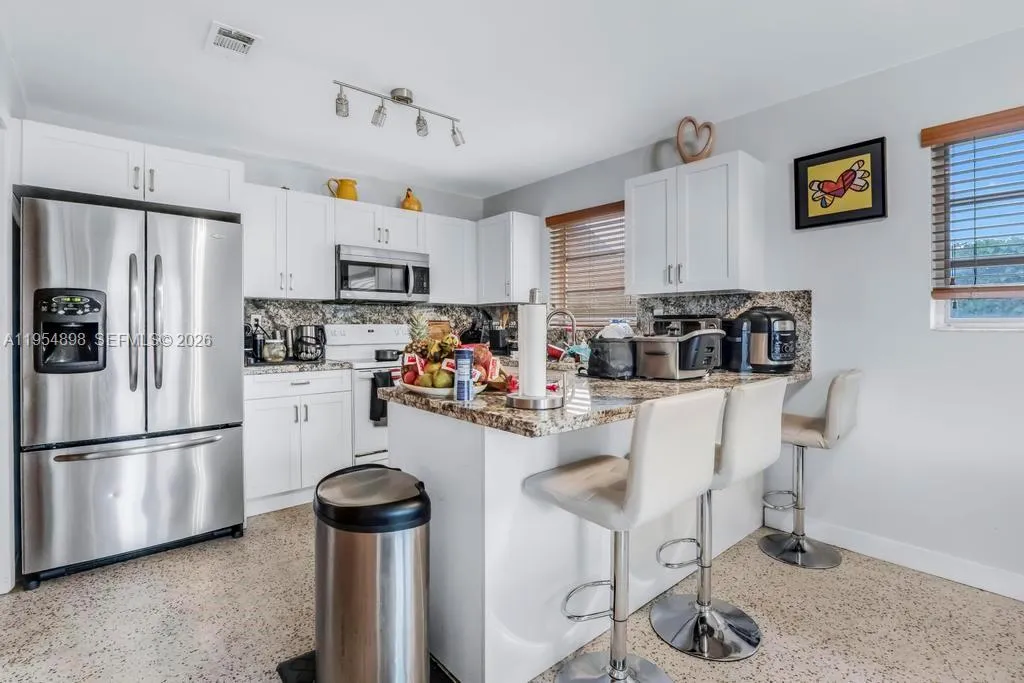 9435 Sw 39th St, Miami, Florida 33165, Miami, Florida 33165, ,Residential Income,For Sale,9435 Sw 39th St, Miami, Florida 33165,A11954898