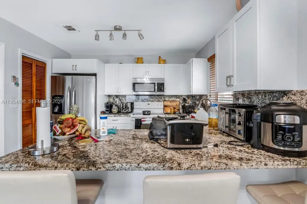 9435 Sw 39th St, Miami, Florida 33165, Miami, Florida 33165, ,Residential Income,For Sale,9435 Sw 39th St, Miami, Florida 33165,A11954898
