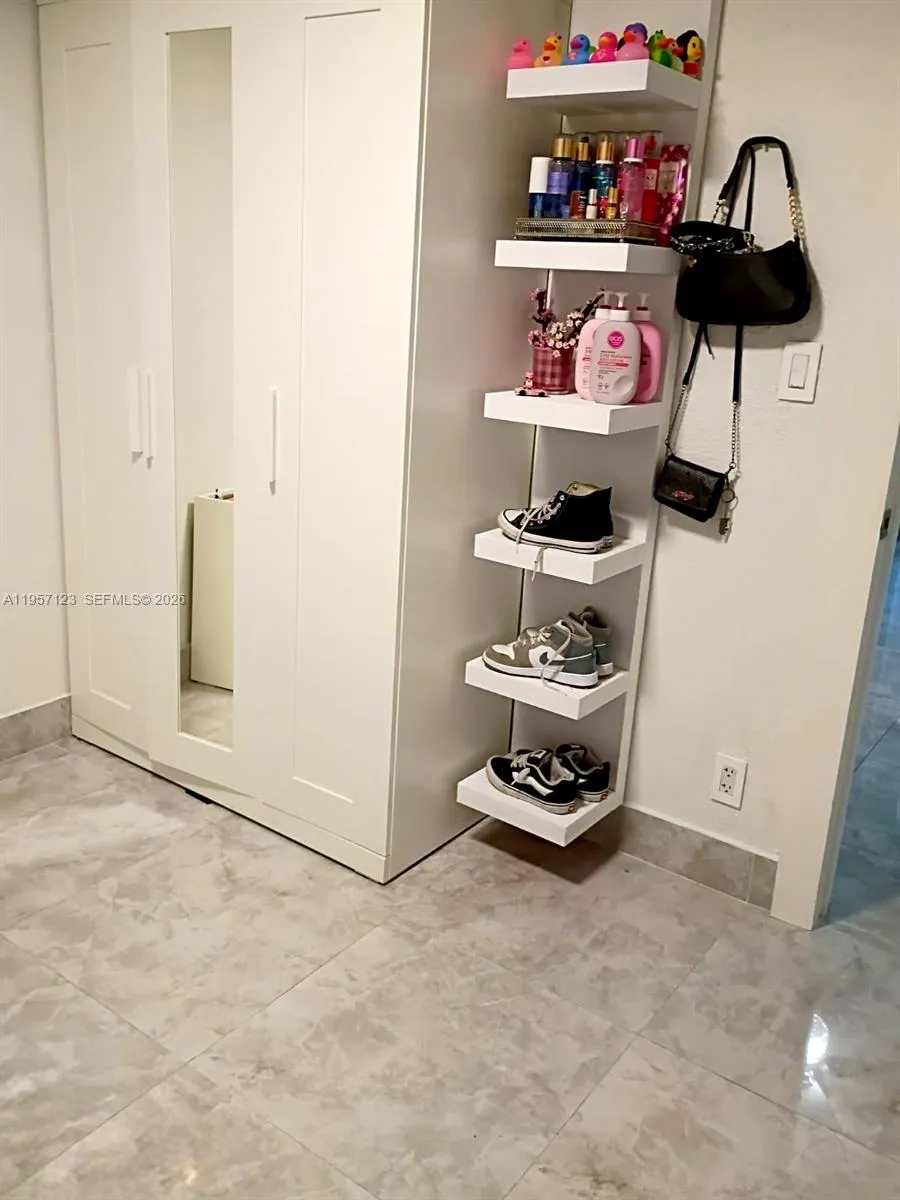 1120 N 61st Ave, Hollywood, Florida 33024, Hollywood, Florida 33024, 2 Bedrooms Bedrooms, ,1 BathroomBathrooms,Residential,For Sale,1120 N 61st Ave, Hollywood, Florida 33024,A11957123