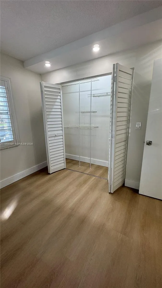 900 Twin Lakes Dr 8-a, Coral Springs, Florida 3307, Coral Springs, Florida 33071, 2 Bedrooms Bedrooms, ,2 BathroomsBathrooms,Residential,For Sale,900 Twin Lakes Dr 8-a, Coral Springs, Florida 3307,A11956434