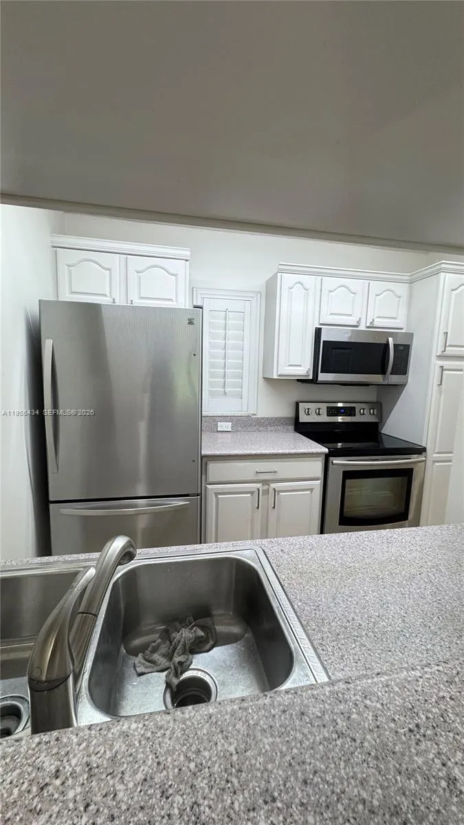 900 Twin Lakes Dr 8-a, Coral Springs, Florida 3307, Coral Springs, Florida 33071, 2 Bedrooms Bedrooms, ,2 BathroomsBathrooms,Residential,For Sale,900 Twin Lakes Dr 8-a, Coral Springs, Florida 3307,A11956434