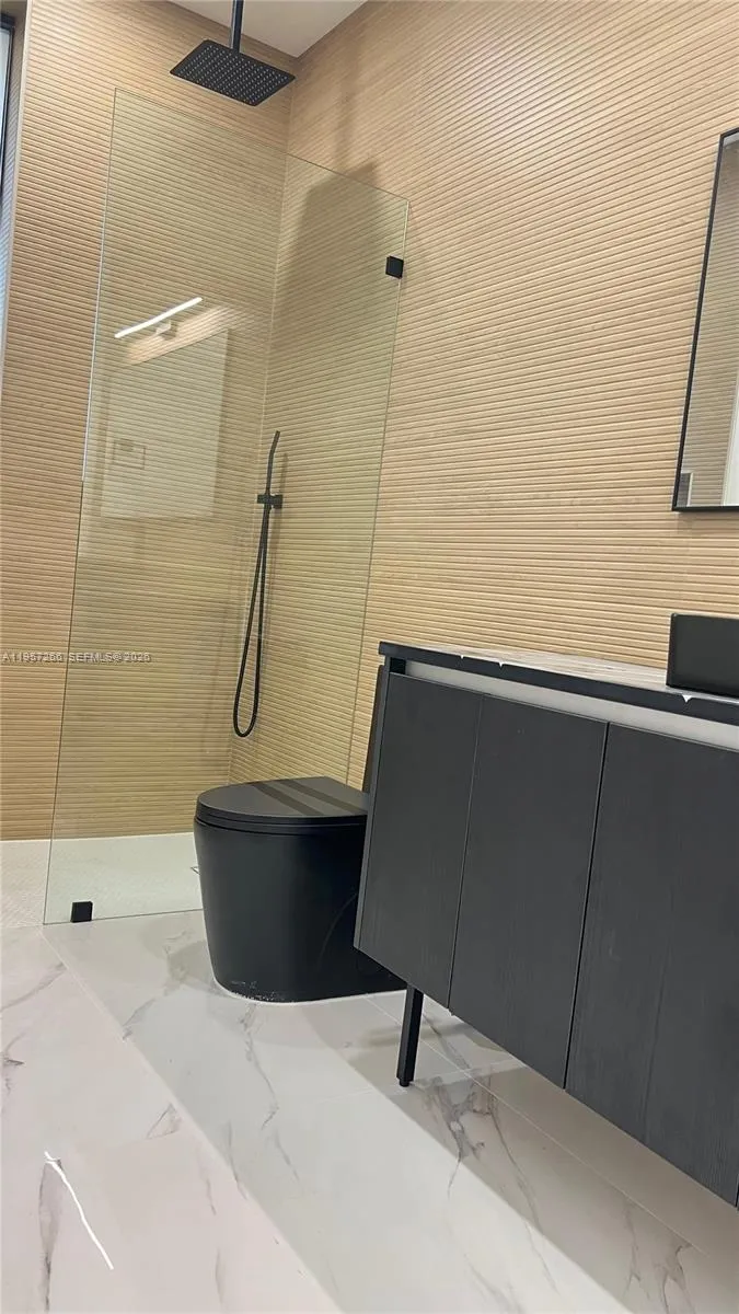 1700 Ne 18th St, Fort Lauderdale, Florida 33305, Fort Lauderdale, Florida 33305, 5 Bedrooms Bedrooms, ,4 BathroomsBathrooms,Residential,For Sale,1700 Ne 18th St, Fort Lauderdale, Florida 33305,A11957266