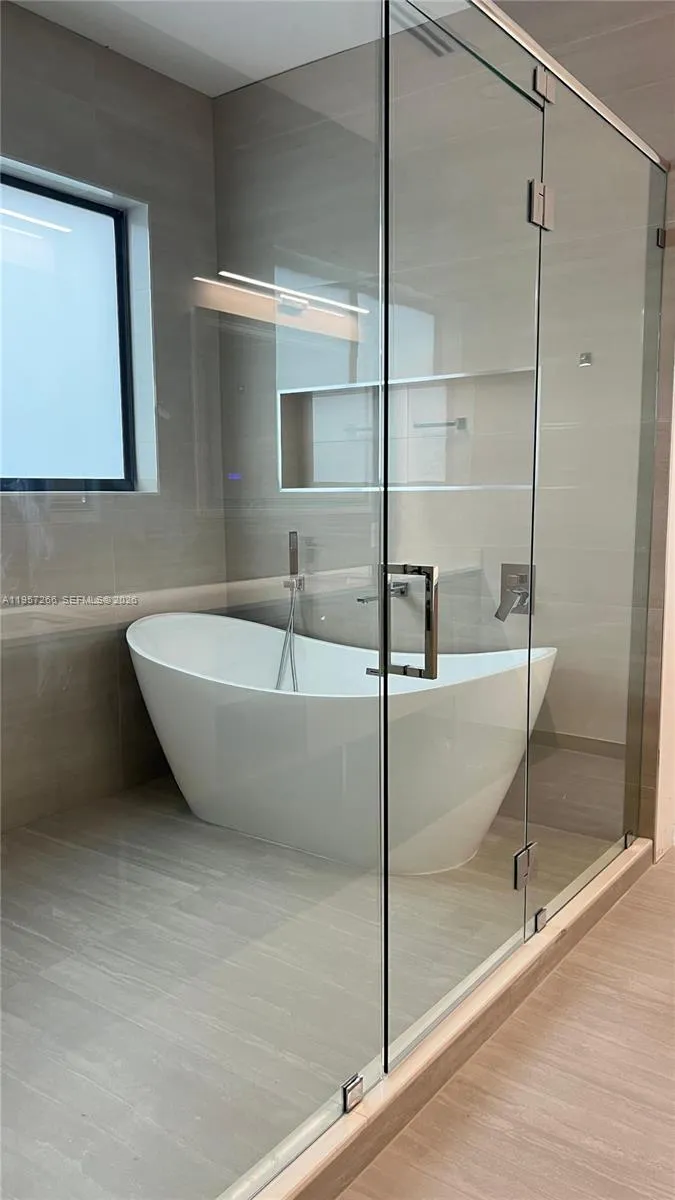 1700 Ne 18th St, Fort Lauderdale, Florida 33305, Fort Lauderdale, Florida 33305, 5 Bedrooms Bedrooms, ,4 BathroomsBathrooms,Residential,For Sale,1700 Ne 18th St, Fort Lauderdale, Florida 33305,A11957266