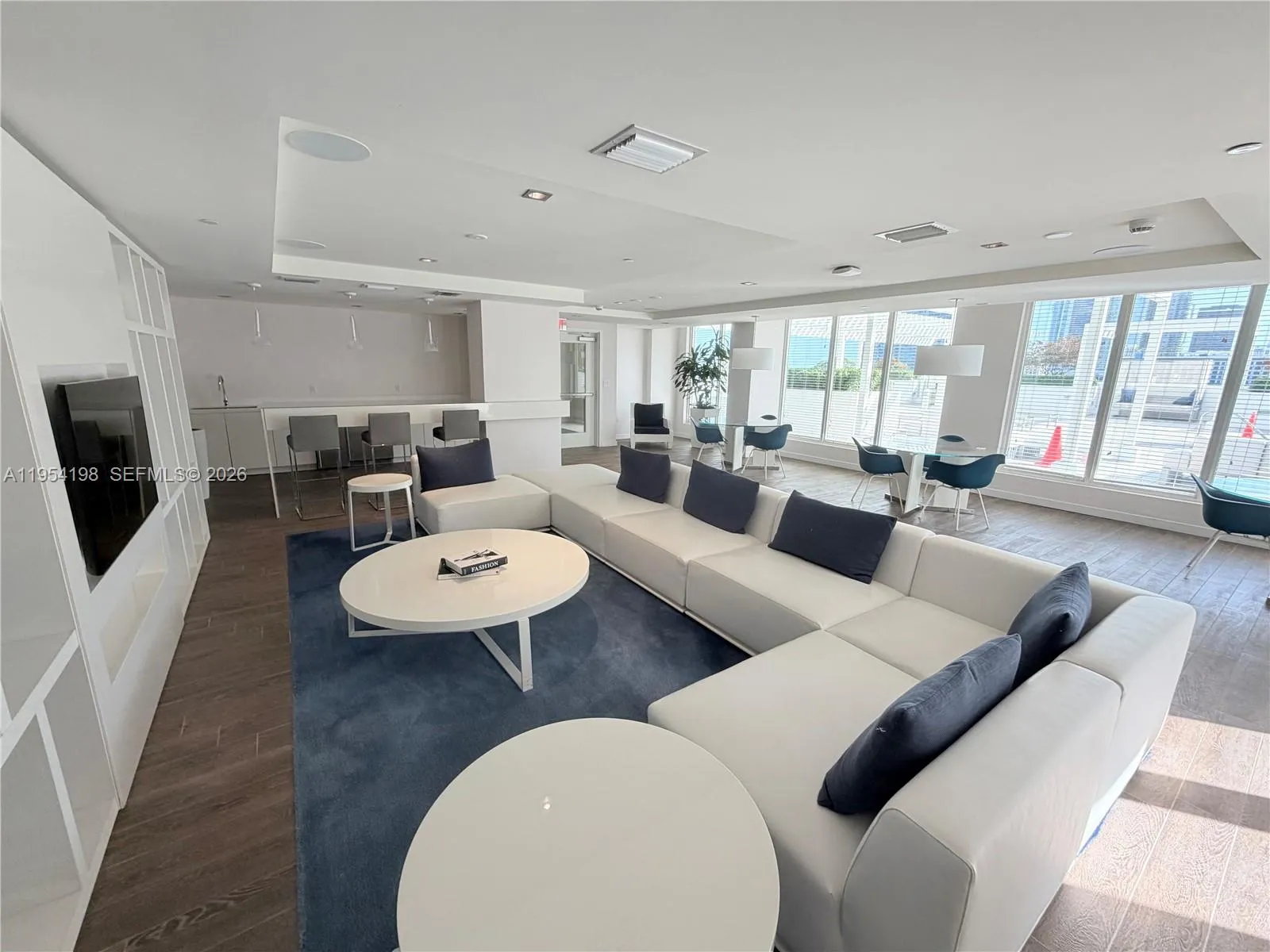 4250 Biscayne Blvd 1014, Miami, Florida 33137, Miami, Florida 33137, 1 Bedroom Bedrooms, ,1 BathroomBathrooms,Residential,For Sale,4250 Biscayne Blvd 1014, Miami, Florida 33137,A11954198