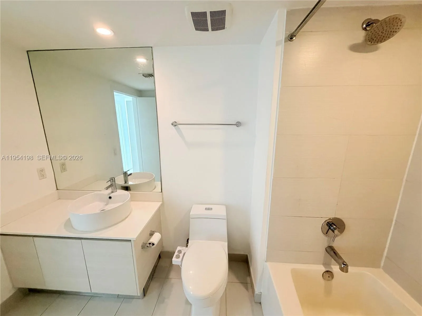 4250 Biscayne Blvd 1014, Miami, Florida 33137, Miami, Florida 33137, 1 Bedroom Bedrooms, ,1 BathroomBathrooms,Residential,For Sale,4250 Biscayne Blvd 1014, Miami, Florida 33137,A11954198