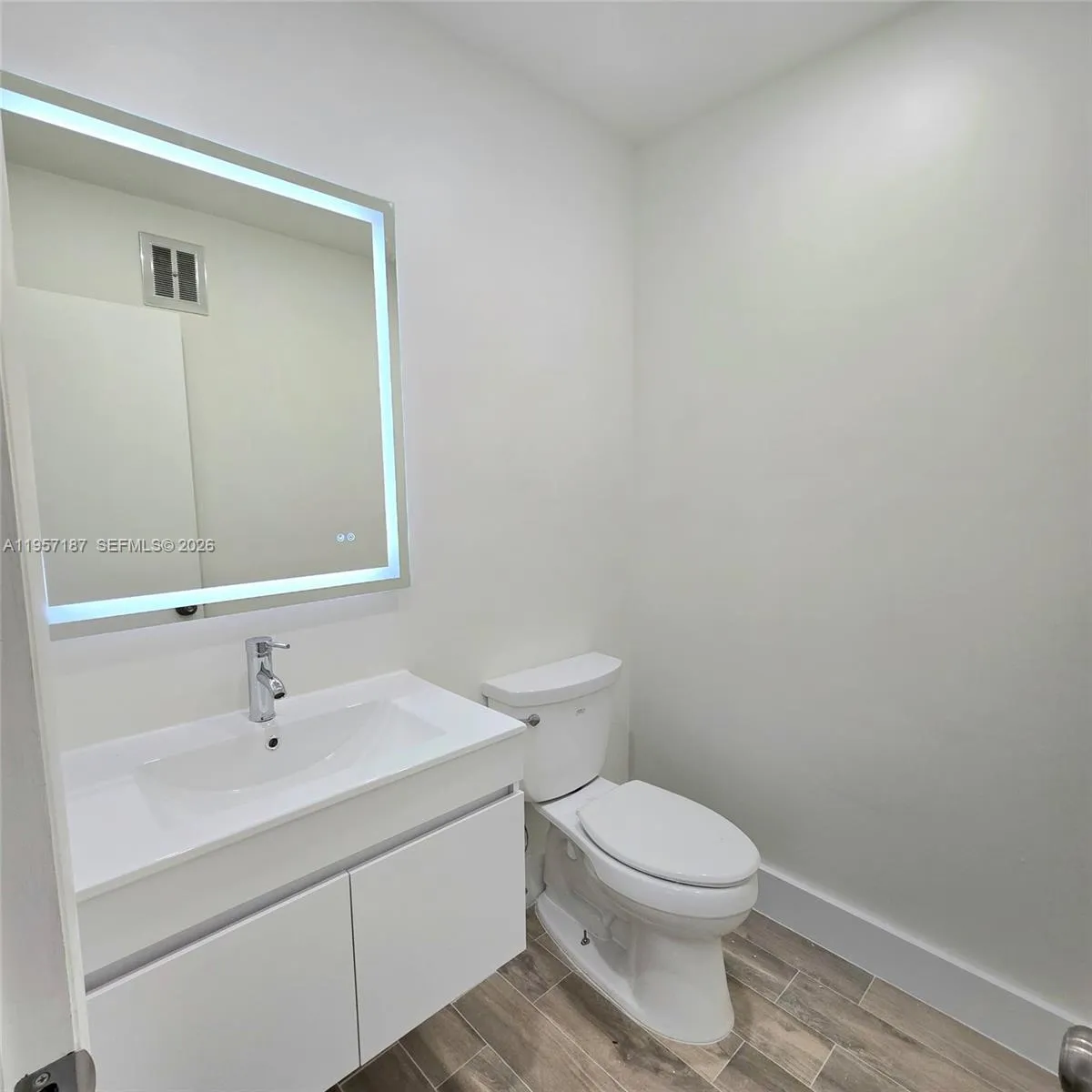 5300 Washington St I205, Hollywood, Florida 33021, Hollywood, Florida 33021, 2 Bedrooms Bedrooms, ,1 BathroomBathrooms,Residential,For Sale,5300 Washington St I205, Hollywood, Florida 33021,A11957187
