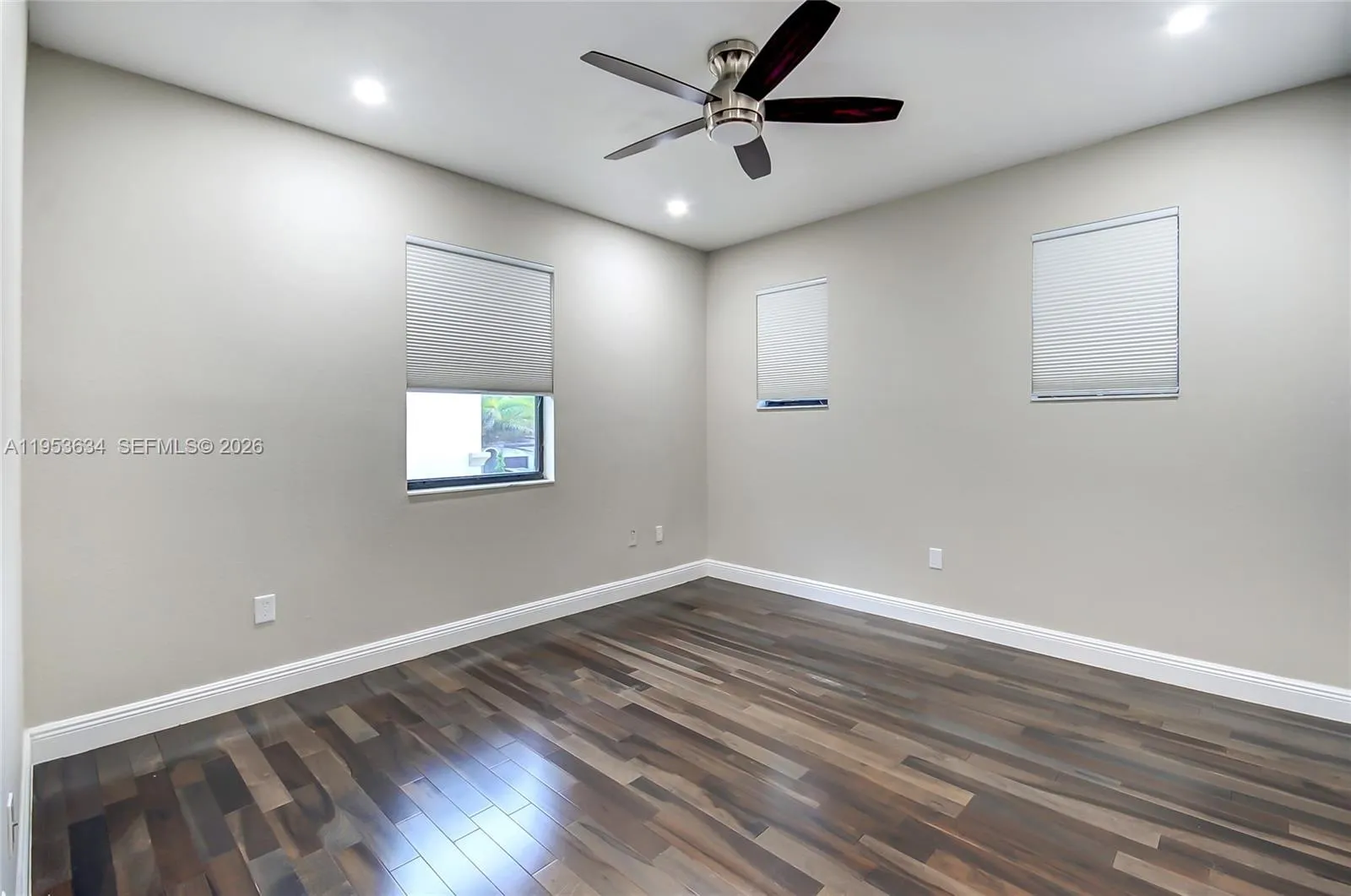 9815 Nw 86th Ter, Doral, Florida 33178, Doral, Florida 33178, 4 Bedrooms Bedrooms, ,5 BathroomsBathrooms,Residential,For Sale,9815 Nw 86th Ter, Doral, Florida 33178,A11953634