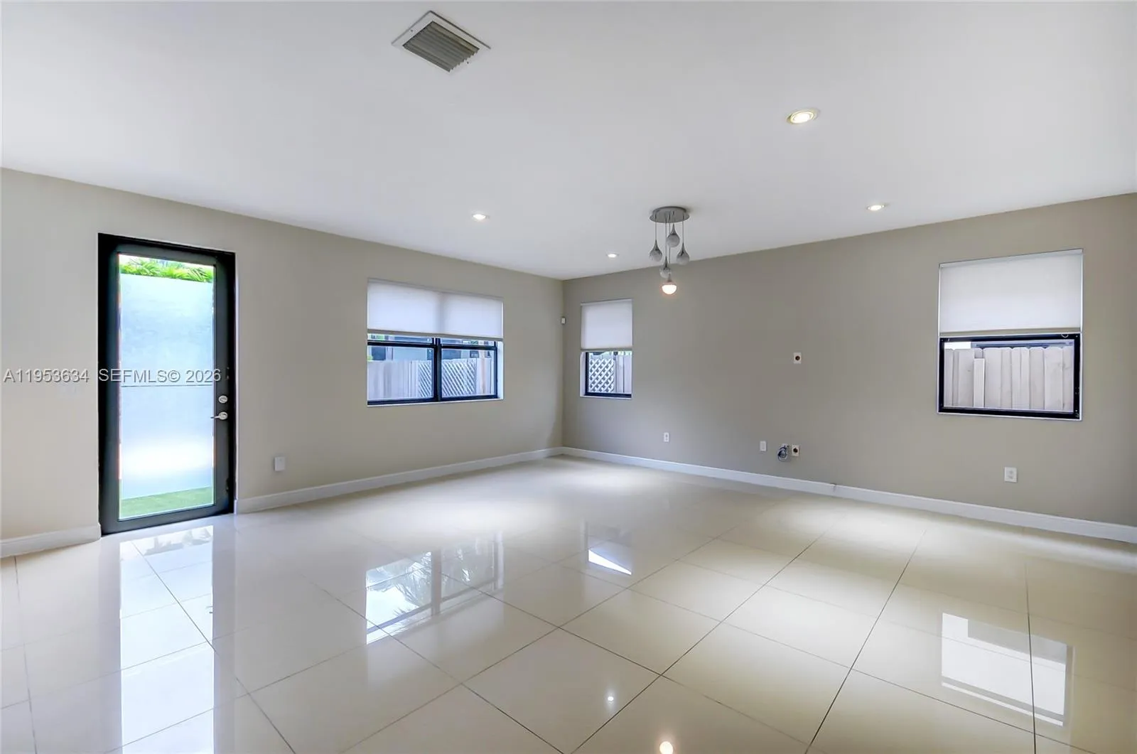 9815 Nw 86th Ter, Doral, Florida 33178, Doral, Florida 33178, 4 Bedrooms Bedrooms, ,5 BathroomsBathrooms,Residential,For Sale,9815 Nw 86th Ter, Doral, Florida 33178,A11953634