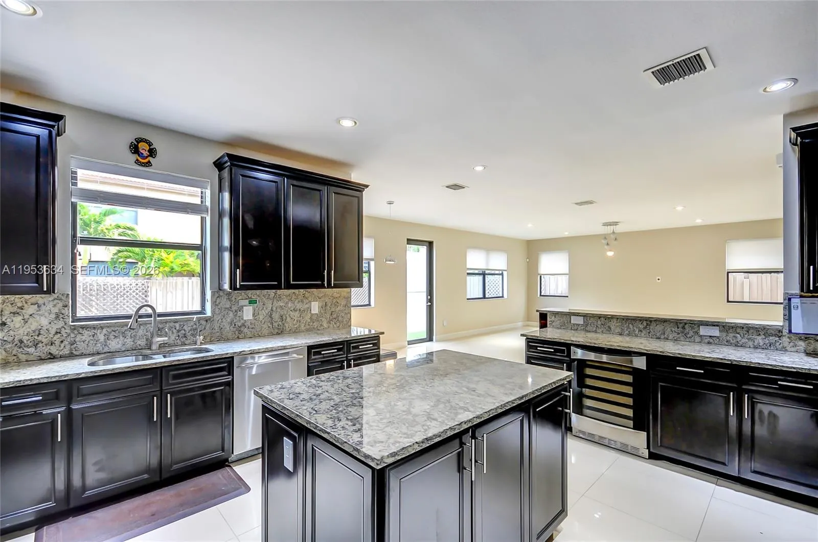 9815 Nw 86th Ter, Doral, Florida 33178, Doral, Florida 33178, 4 Bedrooms Bedrooms, ,5 BathroomsBathrooms,Residential,For Sale,9815 Nw 86th Ter, Doral, Florida 33178,A11953634