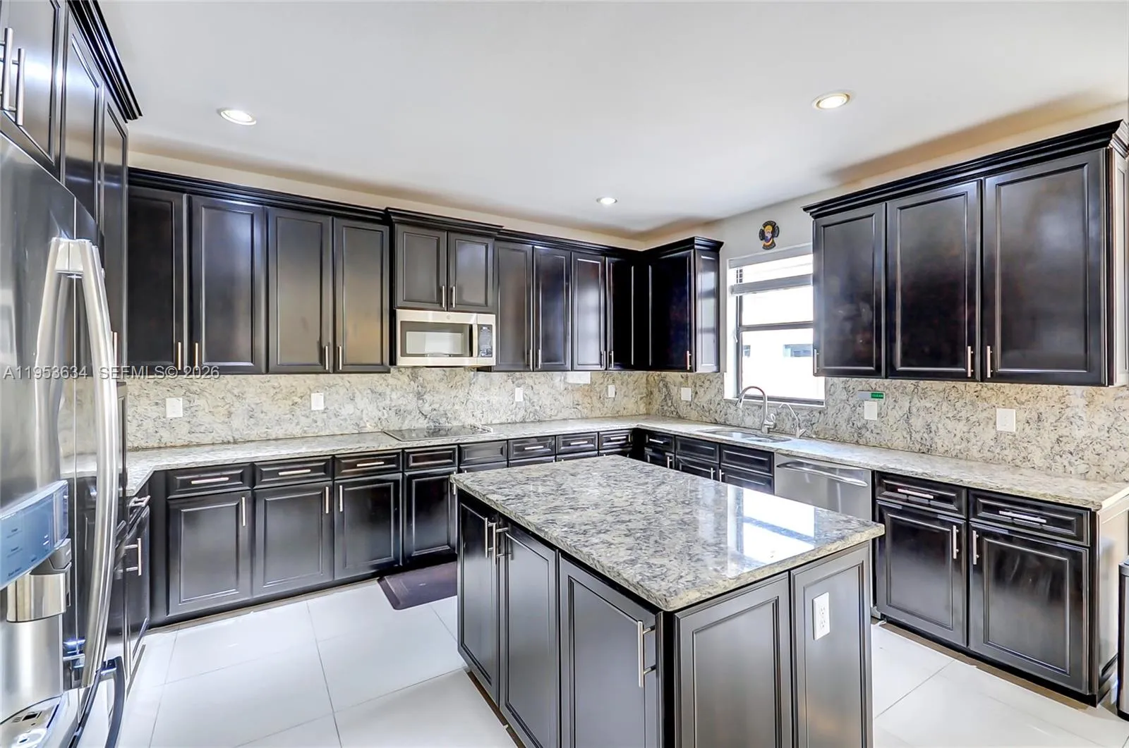 9815 Nw 86th Ter, Doral, Florida 33178, Doral, Florida 33178, 4 Bedrooms Bedrooms, ,5 BathroomsBathrooms,Residential,For Sale,9815 Nw 86th Ter, Doral, Florida 33178,A11953634