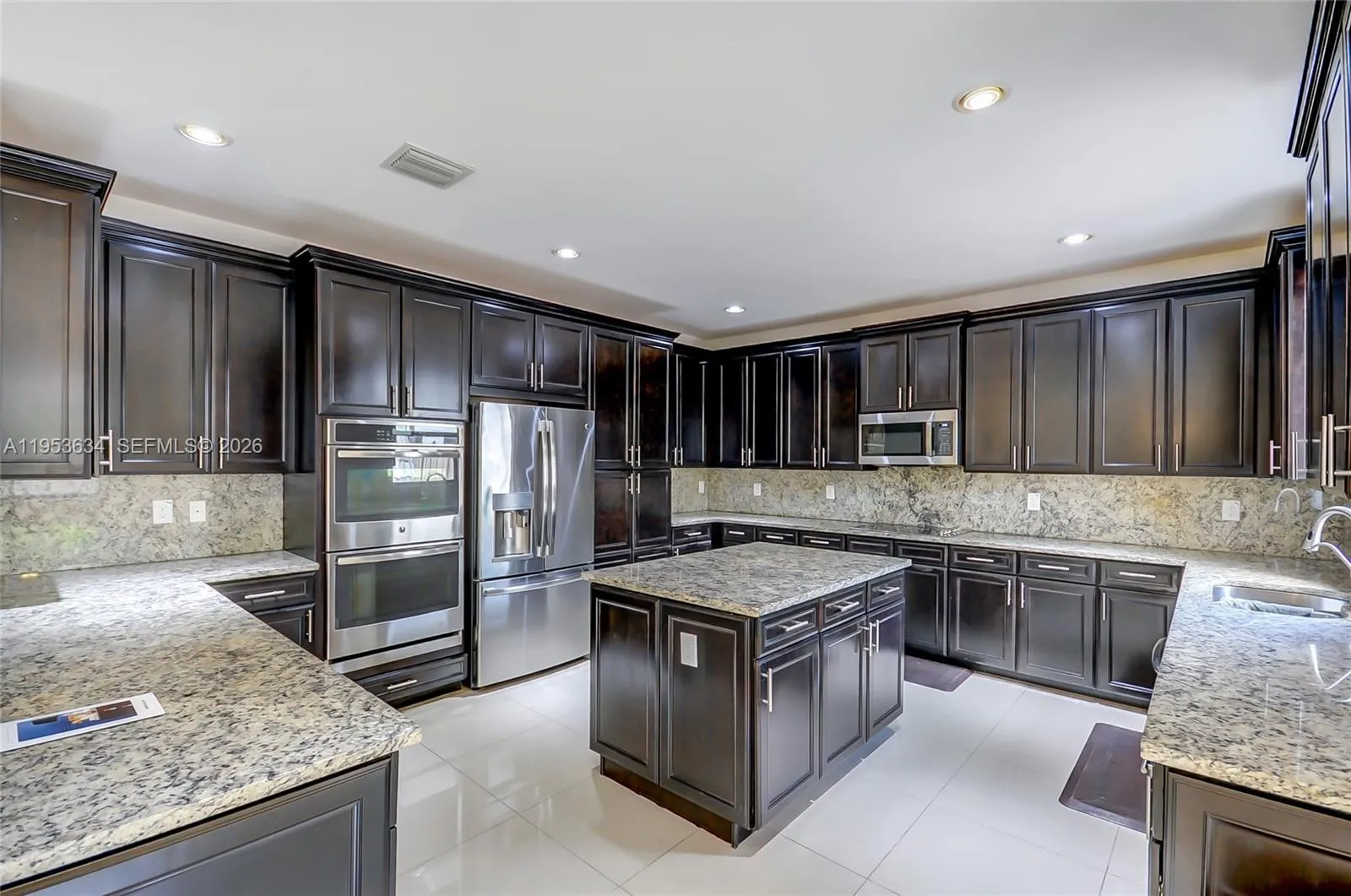 9815 Nw 86th Ter, Doral, Florida 33178, Doral, Florida 33178, 4 Bedrooms Bedrooms, ,5 BathroomsBathrooms,Residential,For Sale,9815 Nw 86th Ter, Doral, Florida 33178,A11953634