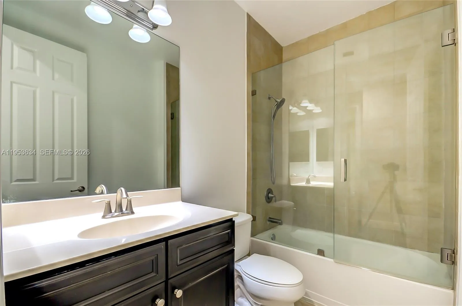 9815 Nw 86th Ter, Doral, Florida 33178, Doral, Florida 33178, 4 Bedrooms Bedrooms, ,5 BathroomsBathrooms,Residential,For Sale,9815 Nw 86th Ter, Doral, Florida 33178,A11953634