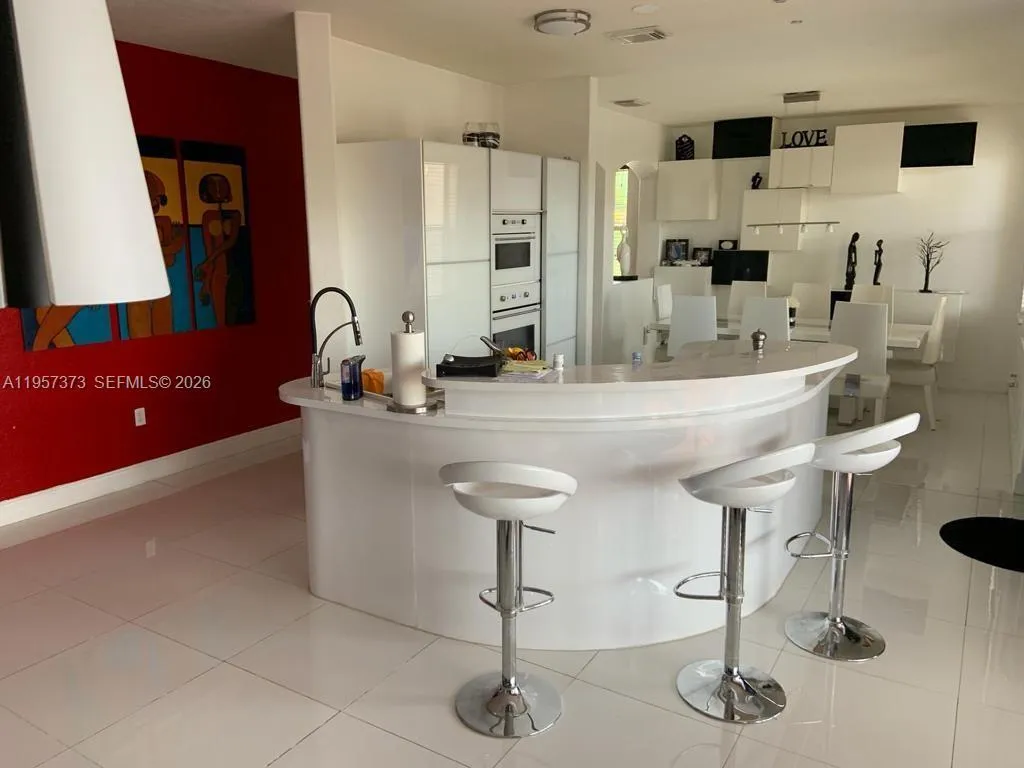 7586 Nw 113th Path, Doral, Florida 33178, Doral, Florida 33178, 5 Bedrooms Bedrooms, ,4 BathroomsBathrooms,Residential,For Sale,7586 Nw 113th Path, Doral, Florida 33178,A11957373