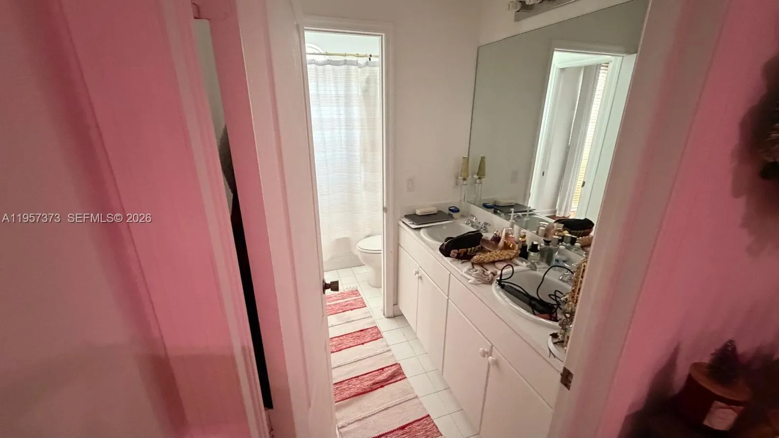 7586 Nw 113th Path, Doral, Florida 33178, Doral, Florida 33178, 5 Bedrooms Bedrooms, ,4 BathroomsBathrooms,Residential,For Sale,7586 Nw 113th Path, Doral, Florida 33178,A11957373