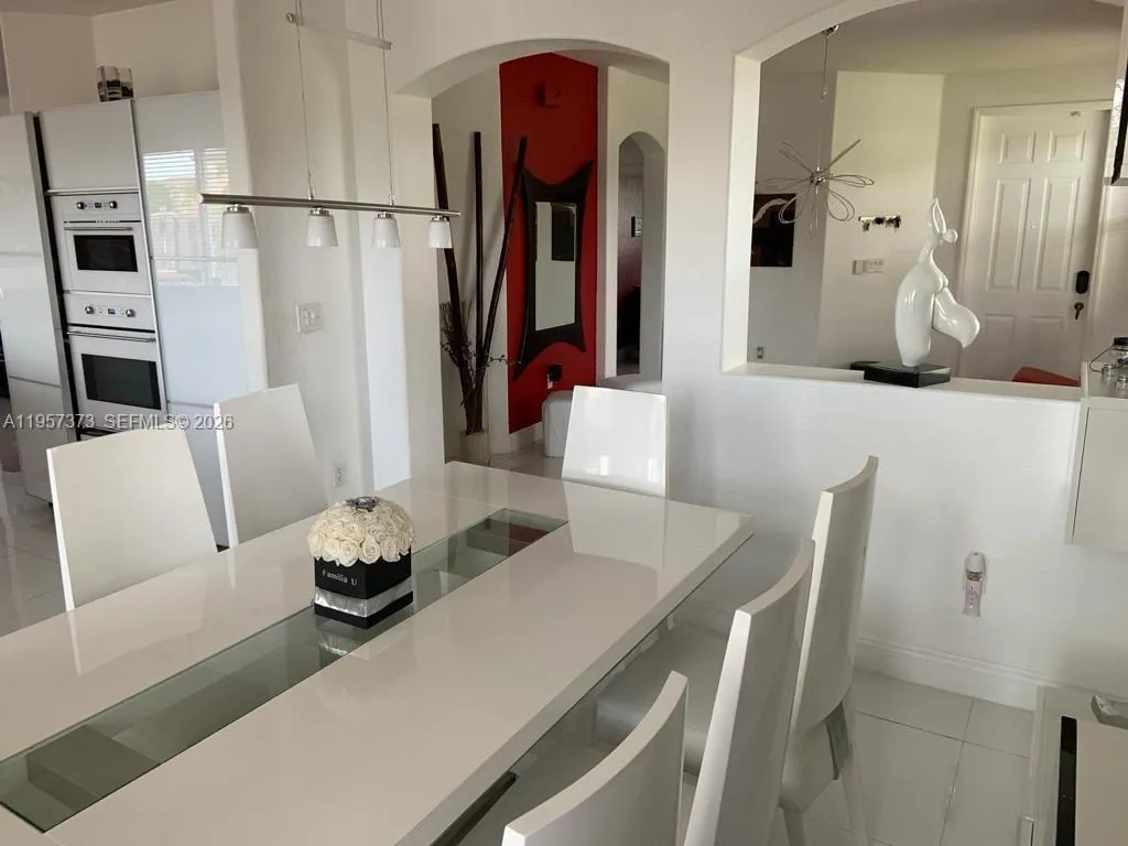 7586 Nw 113th Path, Doral, Florida 33178, Doral, Florida 33178, 5 Bedrooms Bedrooms, ,4 BathroomsBathrooms,Residential,For Sale,7586 Nw 113th Path, Doral, Florida 33178,A11957373