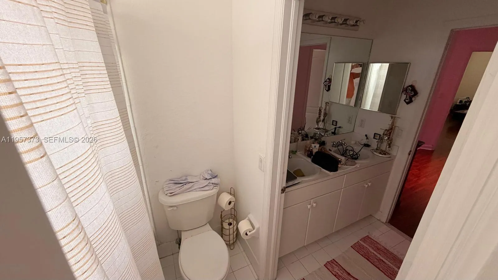 7586 Nw 113th Path, Doral, Florida 33178, Doral, Florida 33178, 5 Bedrooms Bedrooms, ,4 BathroomsBathrooms,Residential,For Sale,7586 Nw 113th Path, Doral, Florida 33178,A11957373