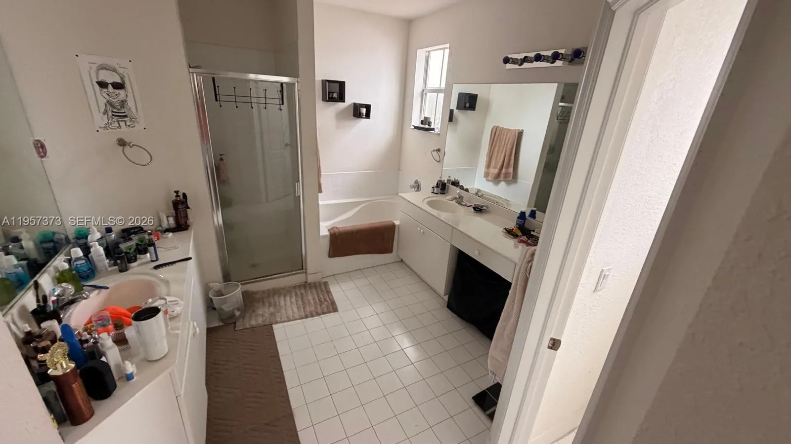 7586 Nw 113th Path, Doral, Florida 33178, Doral, Florida 33178, 5 Bedrooms Bedrooms, ,4 BathroomsBathrooms,Residential,For Sale,7586 Nw 113th Path, Doral, Florida 33178,A11957373
