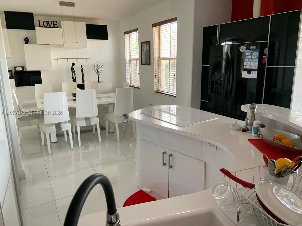 7586 Nw 113th Path, Doral, Florida 33178, Doral, Florida 33178, 5 Bedrooms Bedrooms, ,4 BathroomsBathrooms,Residential,For Sale,7586 Nw 113th Path, Doral, Florida 33178,A11957373