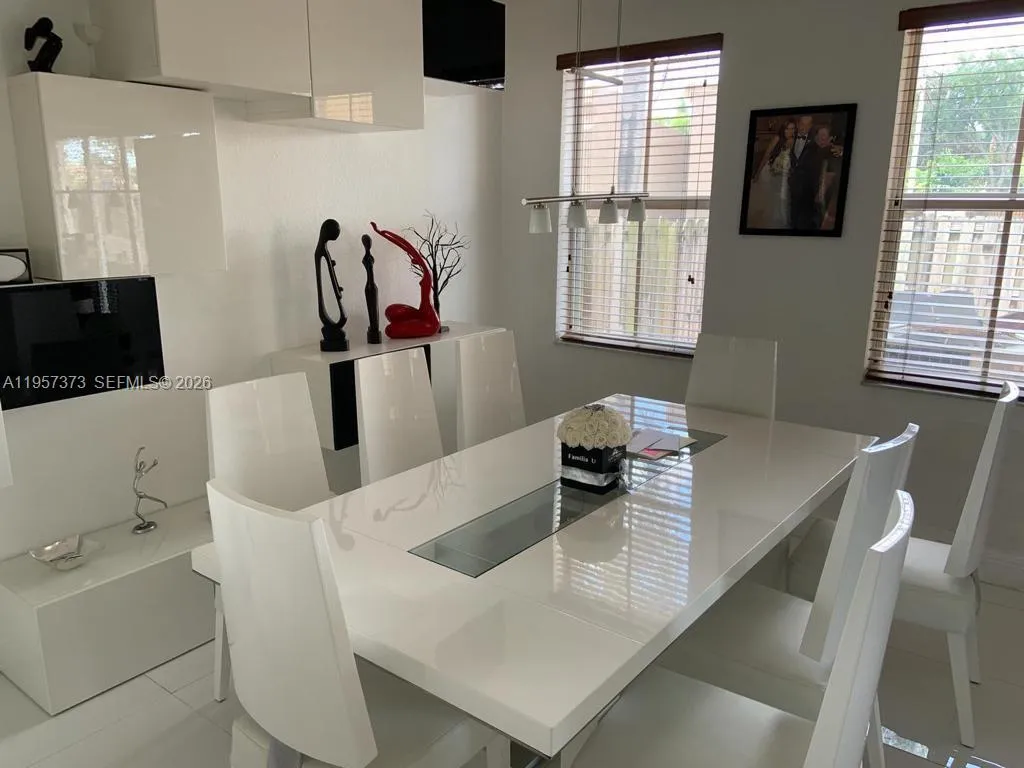 7586 Nw 113th Path, Doral, Florida 33178, Doral, Florida 33178, 5 Bedrooms Bedrooms, ,4 BathroomsBathrooms,Residential,For Sale,7586 Nw 113th Path, Doral, Florida 33178,A11957373