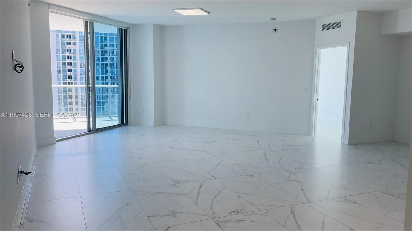 17301 Biscayne Blvd 1907, North Miami Beach, Flori, North Miami Beach, Florida 33160, 2 Bedrooms Bedrooms, ,2 BathroomsBathrooms,Residential Lease,For Rent,17301 Biscayne Blvd 1907, North Miami Beach, Flori,A11957458