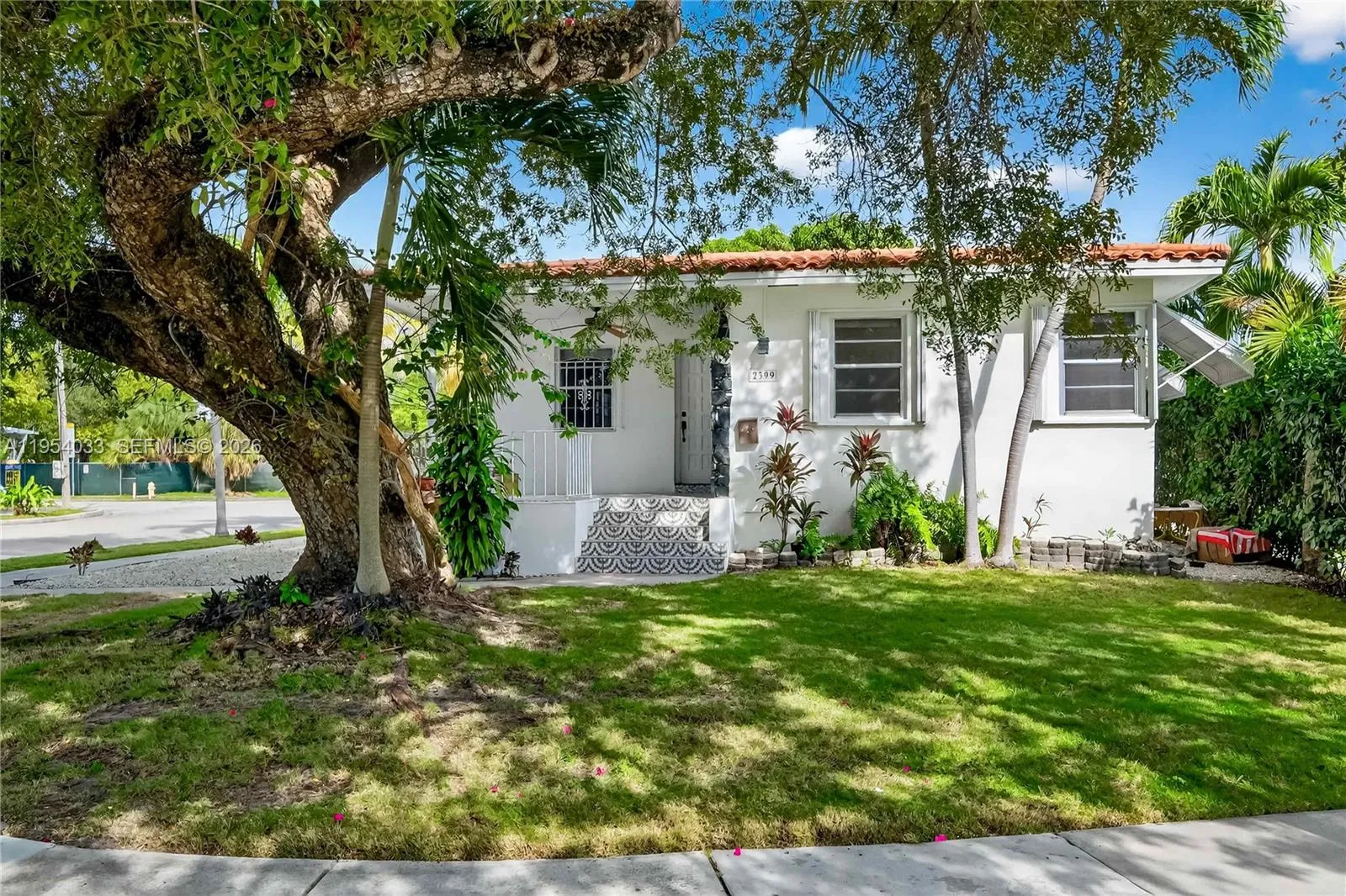 2399 Sw 26th Lane, Miami, Florida 33133, Miami, Florida 33133, ,Residential Income,For Sale,2399 Sw 26th Lane, Miami, Florida 33133,A11954033