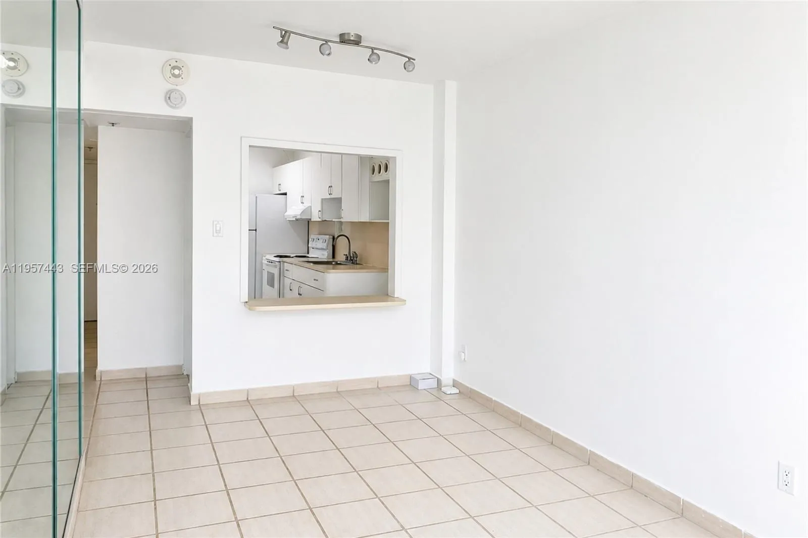 100 Lincoln Rd 732, Miami Beach, Florida 33139, Miami Beach, Florida 33139, 1 Bedroom Bedrooms, ,1 BathroomBathrooms,Residential,For Sale,100 Lincoln Rd 732, Miami Beach, Florida 33139,A11957443