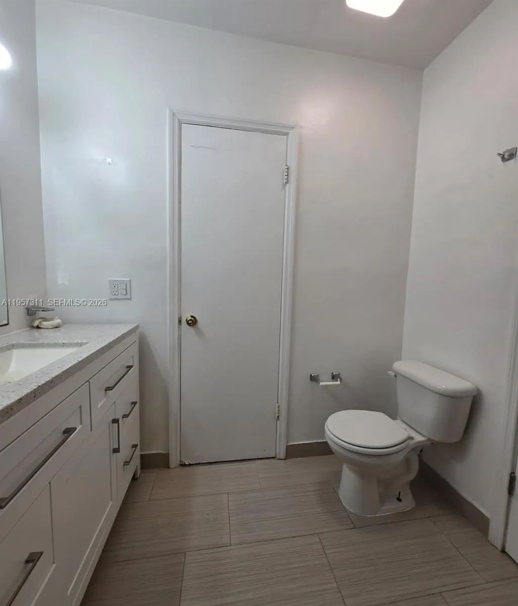 2424 Se 17th Cswy 110b, Fort Lauderdale, Florida 3, Fort Lauderdale, Florida 33316, 1 Bedroom Bedrooms, ,1 BathroomBathrooms,Residential Lease,For Rent,2424 Se 17th Cswy 110b, Fort Lauderdale, Florida 3,A11957311