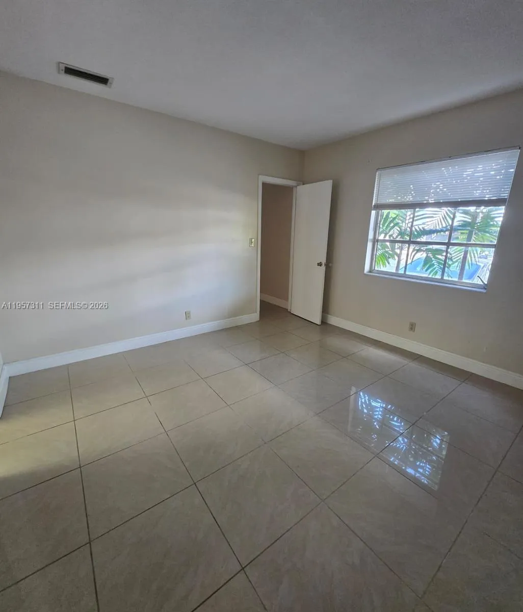 2424 Se 17th Cswy 110b, Fort Lauderdale, Florida 3, Fort Lauderdale, Florida 33316, 1 Bedroom Bedrooms, ,1 BathroomBathrooms,Residential Lease,For Rent,2424 Se 17th Cswy 110b, Fort Lauderdale, Florida 3,A11957311