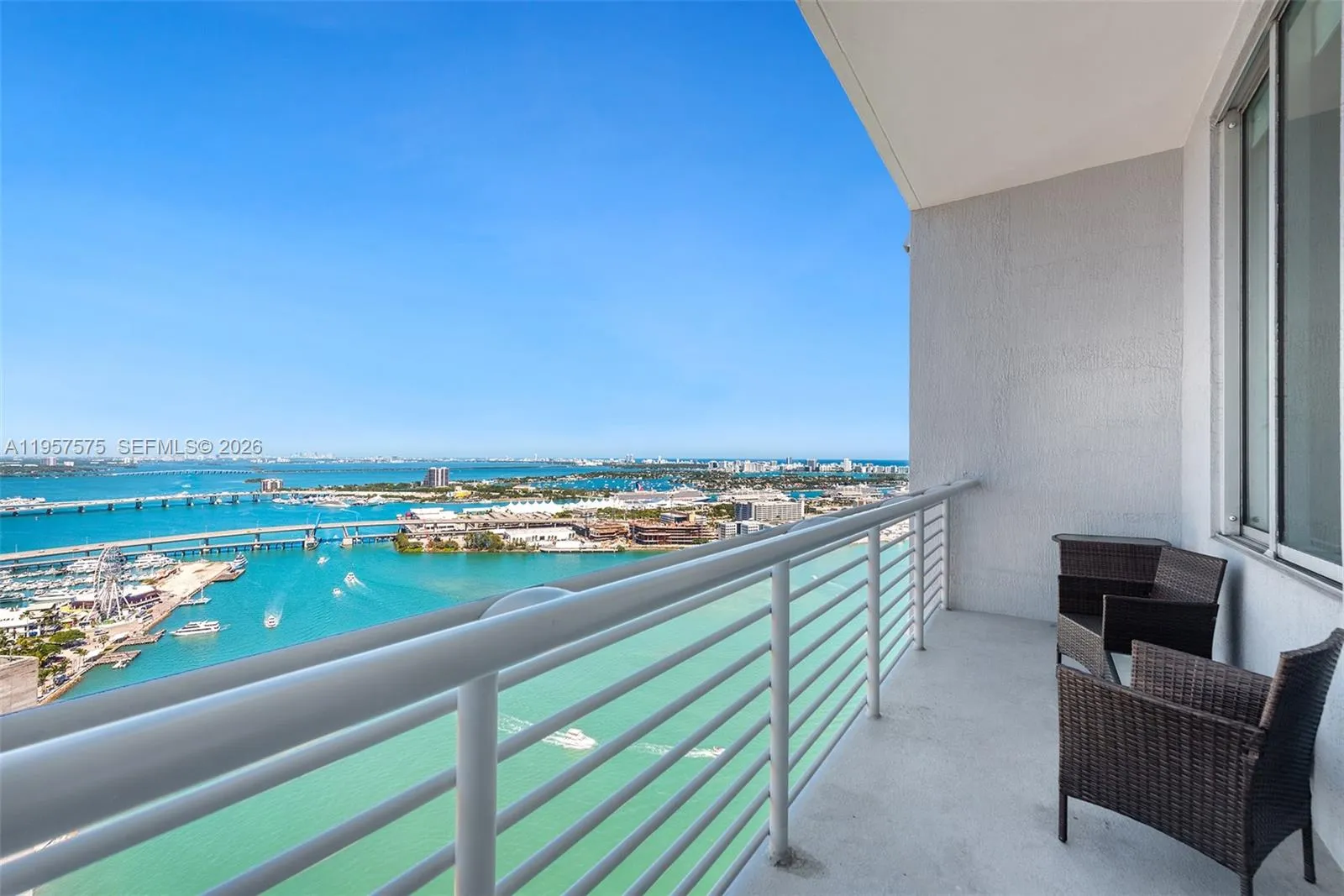 335 S Biscayne Blvd Uph-10, Miami, Florida 33131, Miami, Florida 33131, 1 Bedroom Bedrooms, ,1 BathroomBathrooms,Residential Lease,For Rent,335 S Biscayne Blvd Uph-10, Miami, Florida 33131,A11957575