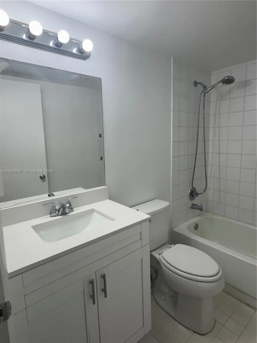200 Sw 132nd Way 207l, Pembroke Pines, Florida 330, Pembroke Pines, Florida 33027, 1 Bedroom Bedrooms, ,1 BathroomBathrooms,Residential,For Sale,200 Sw 132nd Way 207l, Pembroke Pines, Florida 330,A11957656