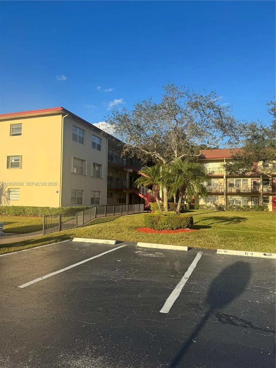 200 Sw 132nd Way 207l, Pembroke Pines, Florida 330, Pembroke Pines, Florida 33027, 1 Bedroom Bedrooms, ,1 BathroomBathrooms,Residential,For Sale,200 Sw 132nd Way 207l, Pembroke Pines, Florida 330,A11957656