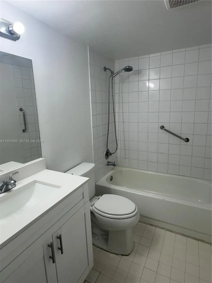 200 Sw 132nd Way 207l, Pembroke Pines, Florida 330, Pembroke Pines, Florida 33027, 1 Bedroom Bedrooms, ,1 BathroomBathrooms,Residential,For Sale,200 Sw 132nd Way 207l, Pembroke Pines, Florida 330,A11957656