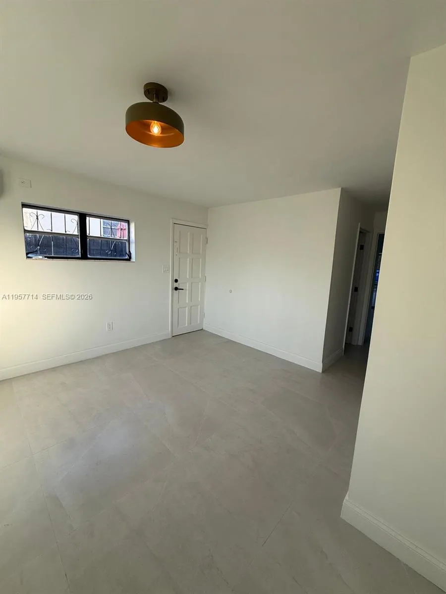 525 Sw 22 Ave B, Miami, Florida 33135, Miami, Florida 33135, 1 Bedroom Bedrooms, ,1 BathroomBathrooms,Residential Lease,For Rent,525 Sw 22 Ave B, Miami, Florida 33135,A11957714