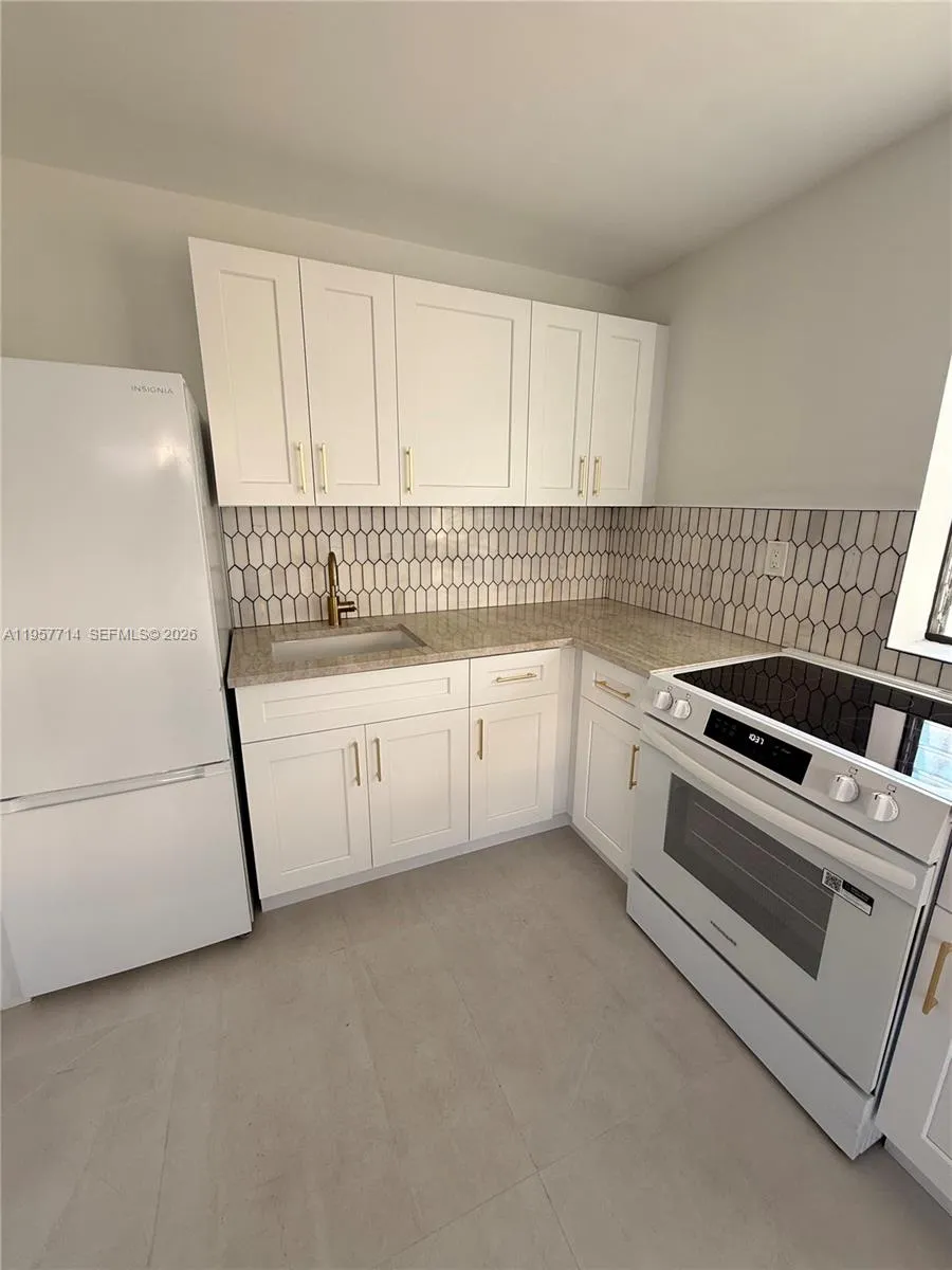 525 Sw 22 Ave B, Miami, Florida 33135, Miami, Florida 33135, 1 Bedroom Bedrooms, ,1 BathroomBathrooms,Residential Lease,For Rent,525 Sw 22 Ave B, Miami, Florida 33135,A11957714