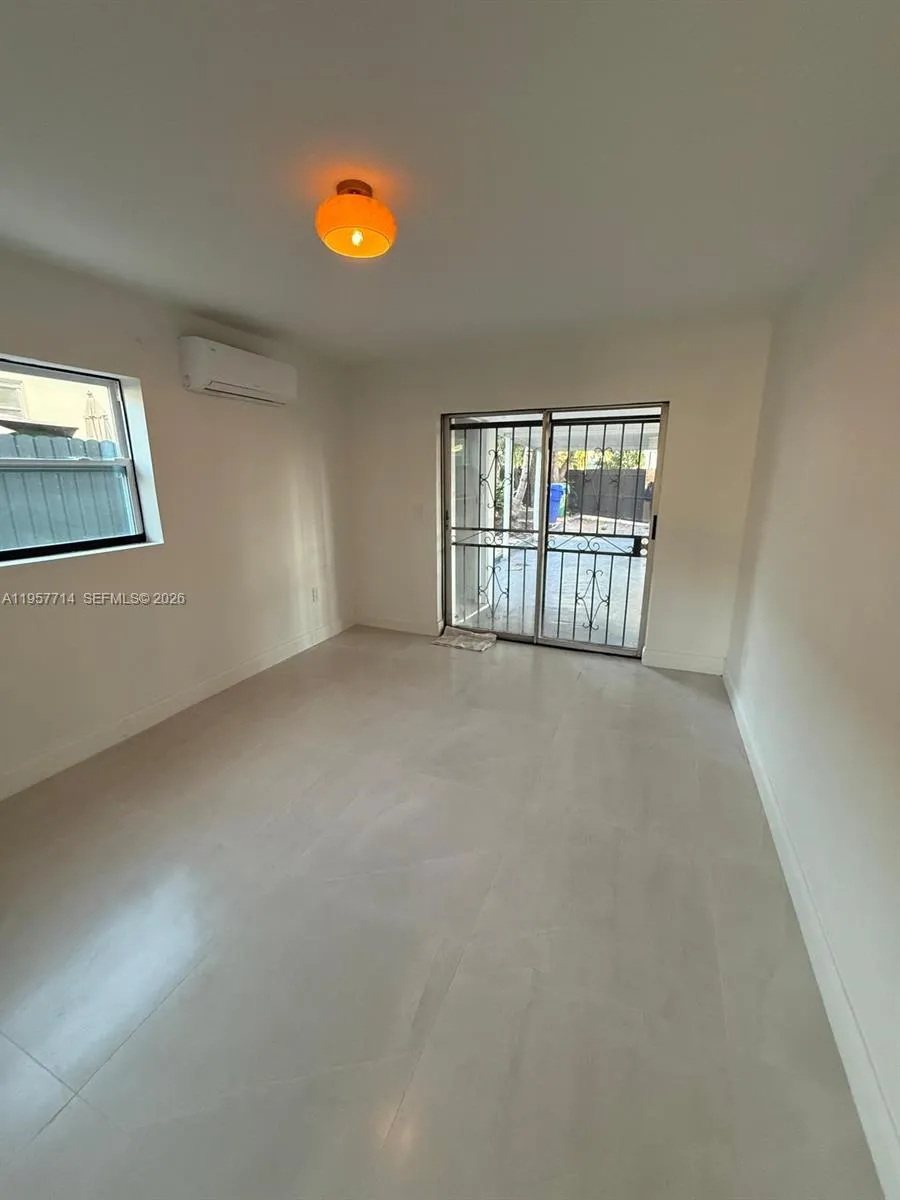 525 Sw 22 Ave B, Miami, Florida 33135, Miami, Florida 33135, 1 Bedroom Bedrooms, ,1 BathroomBathrooms,Residential Lease,For Rent,525 Sw 22 Ave B, Miami, Florida 33135,A11957714