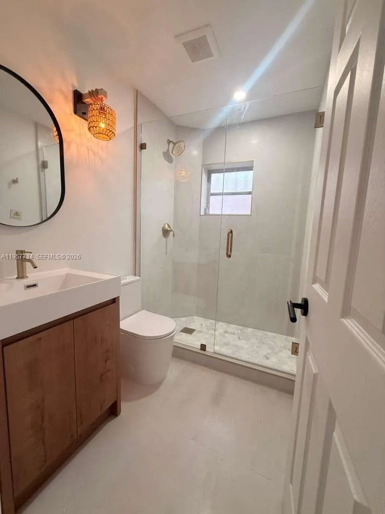 525 Sw 22 Ave B, Miami, Florida 33135, Miami, Florida 33135, 1 Bedroom Bedrooms, ,1 BathroomBathrooms,Residential Lease,For Rent,525 Sw 22 Ave B, Miami, Florida 33135,A11957714
