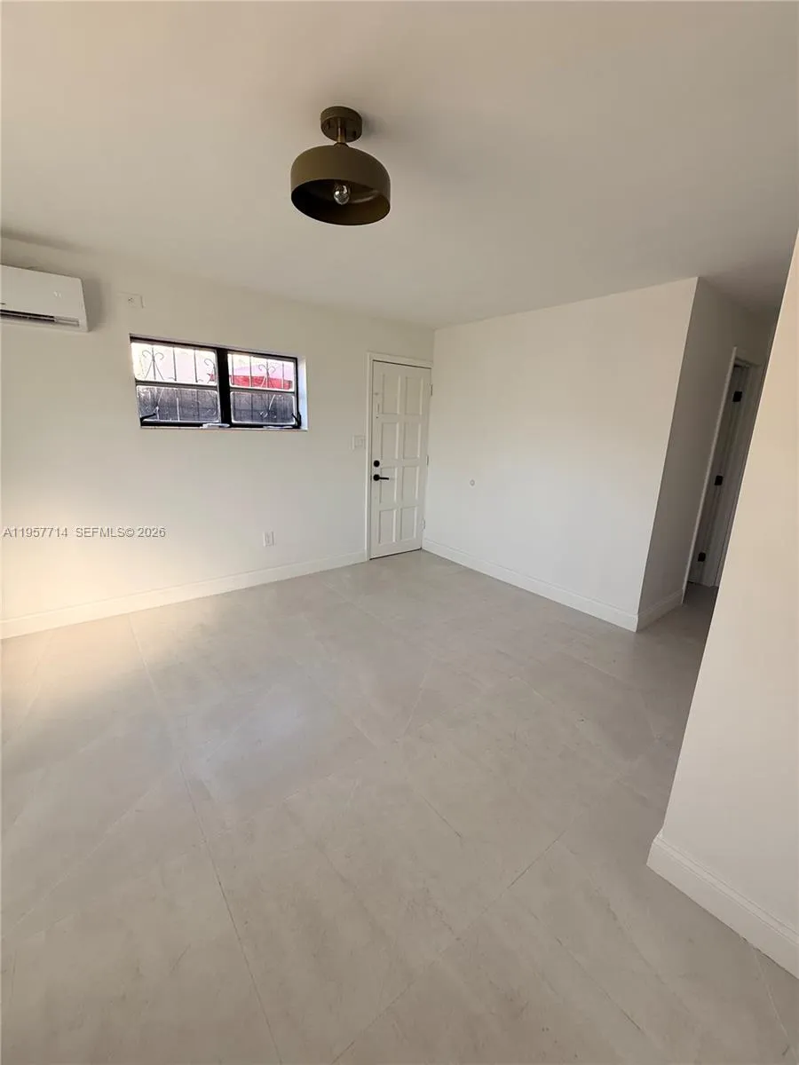 525 Sw 22 Ave B, Miami, Florida 33135, Miami, Florida 33135, 1 Bedroom Bedrooms, ,1 BathroomBathrooms,Residential Lease,For Rent,525 Sw 22 Ave B, Miami, Florida 33135,A11957714