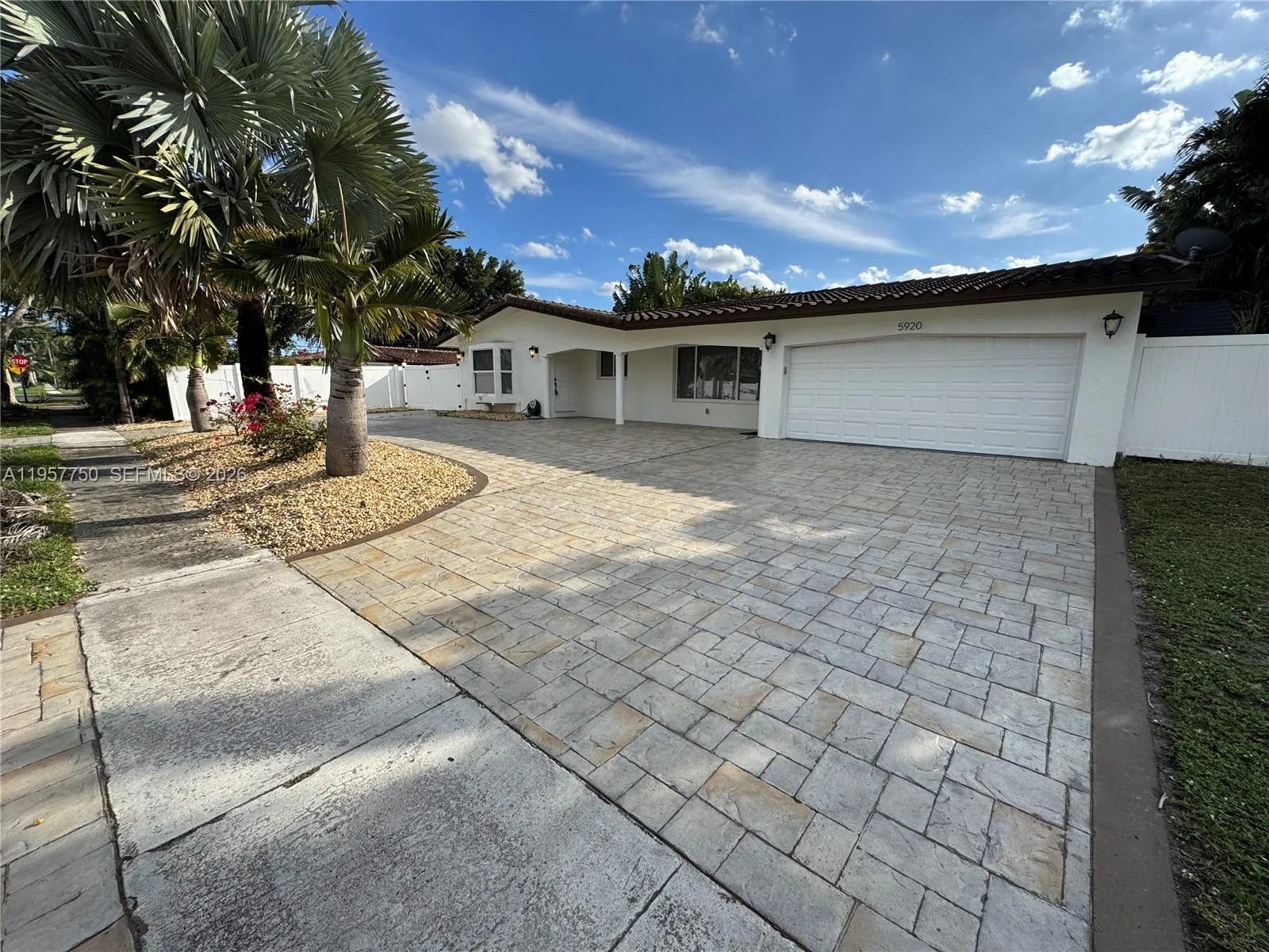 5920 Sw 14th St, Plantation, Florida 33317, Plantation, Florida 33317, 3 Bedrooms Bedrooms, ,3 BathroomsBathrooms,Residential Lease,For Rent,5920 Sw 14th St, Plantation, Florida 33317,A11957750